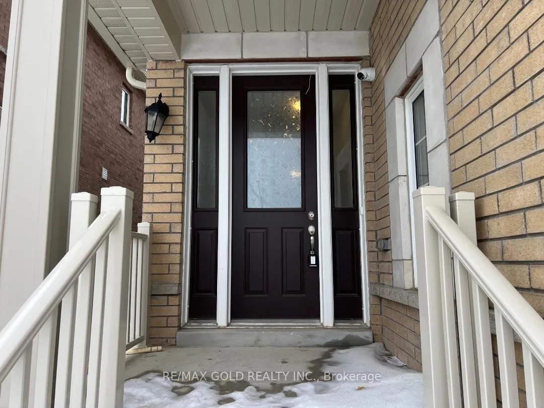 Photo 3 of 105 Picardy Drive, Hamilton, Stoney Creek Mountain — HOMEH