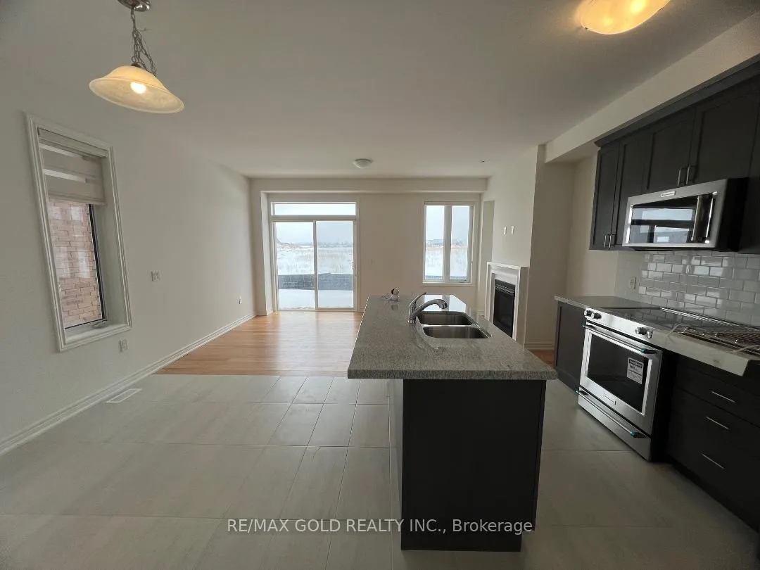 Photo 9 of 105 Picardy Drive, Hamilton, Stoney Creek Mountain — HOMEH