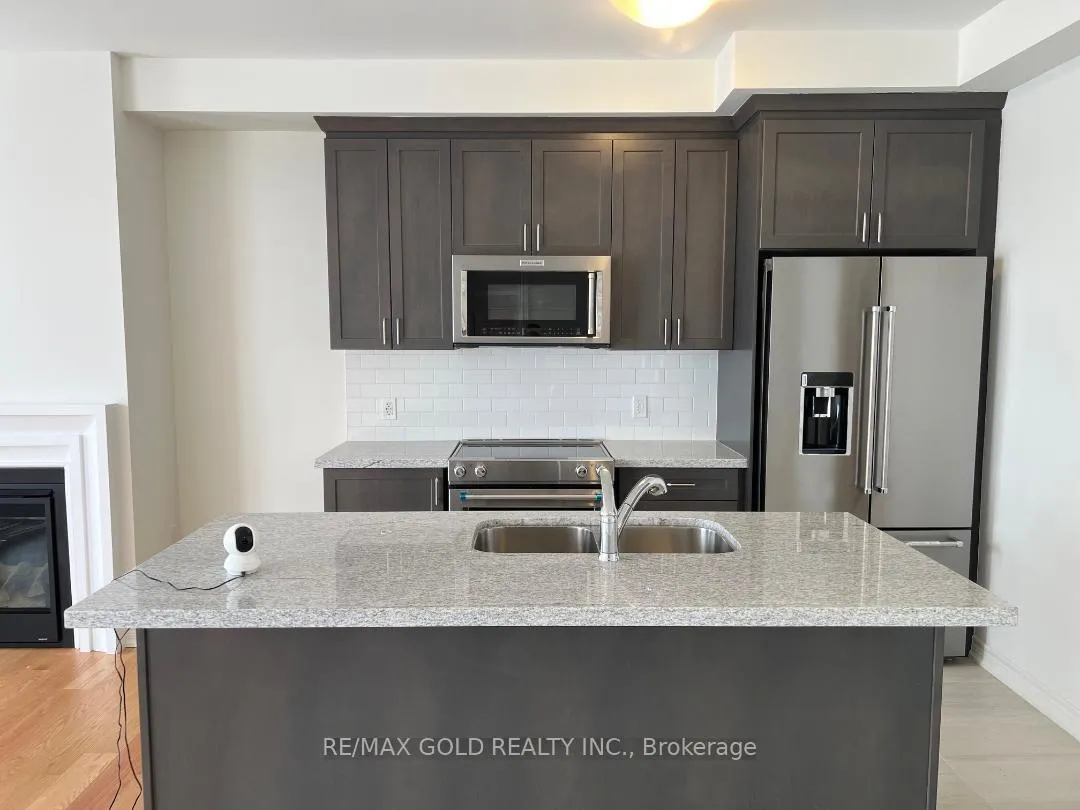 Photo 12 of 105 Picardy Drive, Hamilton, Stoney Creek Mountain — HOMEH