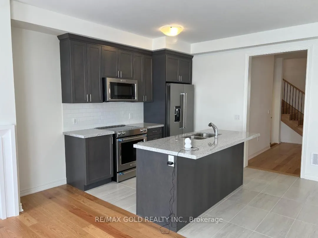 Photo 13 of 105 Picardy Drive, Hamilton, Stoney Creek Mountain — HOMEH