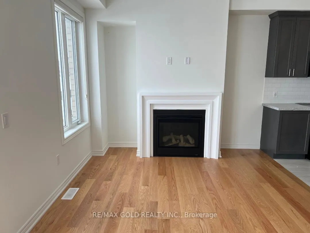Photo 14 of 105 Picardy Drive, Hamilton, Stoney Creek Mountain — HOMEH