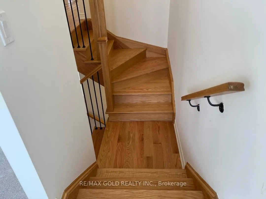 Photo 18 of 105 Picardy Drive, Hamilton, Stoney Creek Mountain — HOMEH