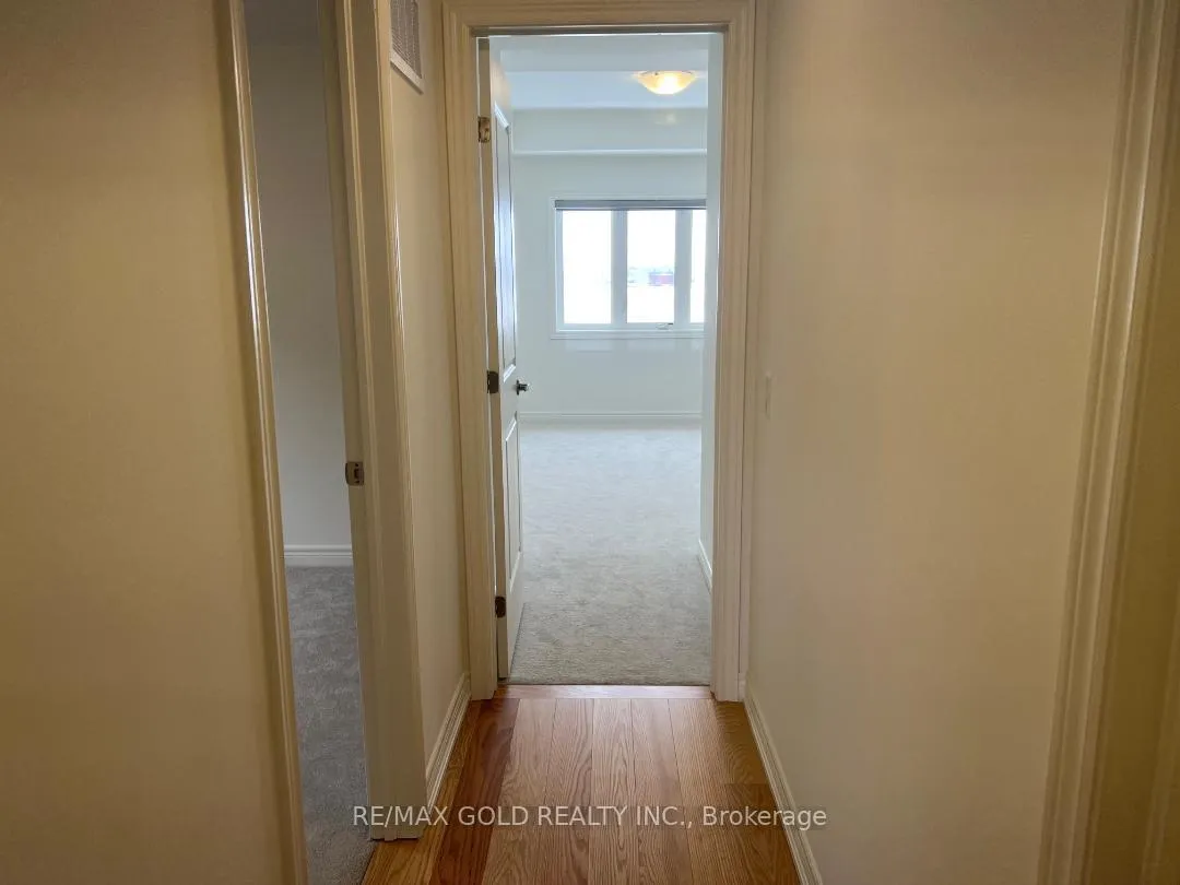 Photo 20 of 105 Picardy Drive, Hamilton, Stoney Creek Mountain — HOMEH