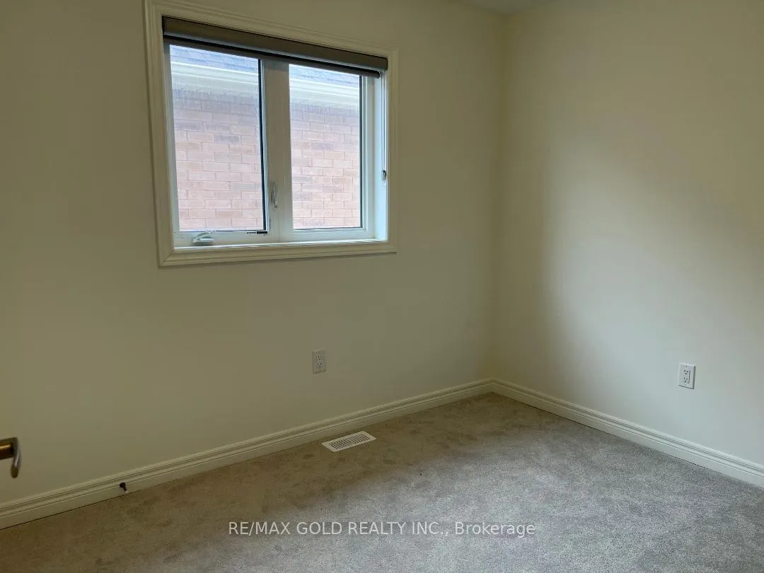 Photo 24 of 105 Picardy Drive, Hamilton, Stoney Creek Mountain — HOMEH