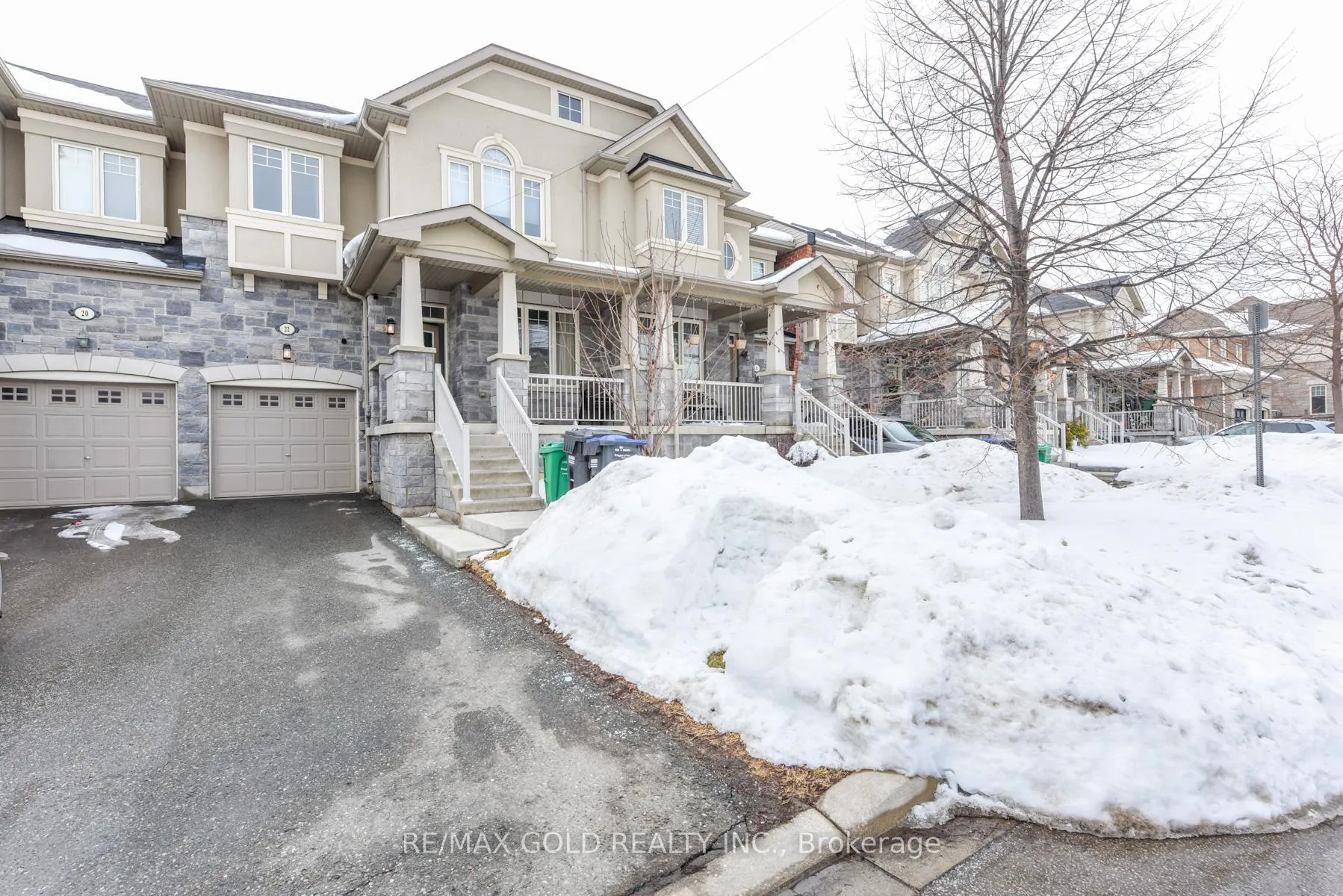 Photo 2 of 22 Merrickville Way, Brampton, Bram West — HOMEH