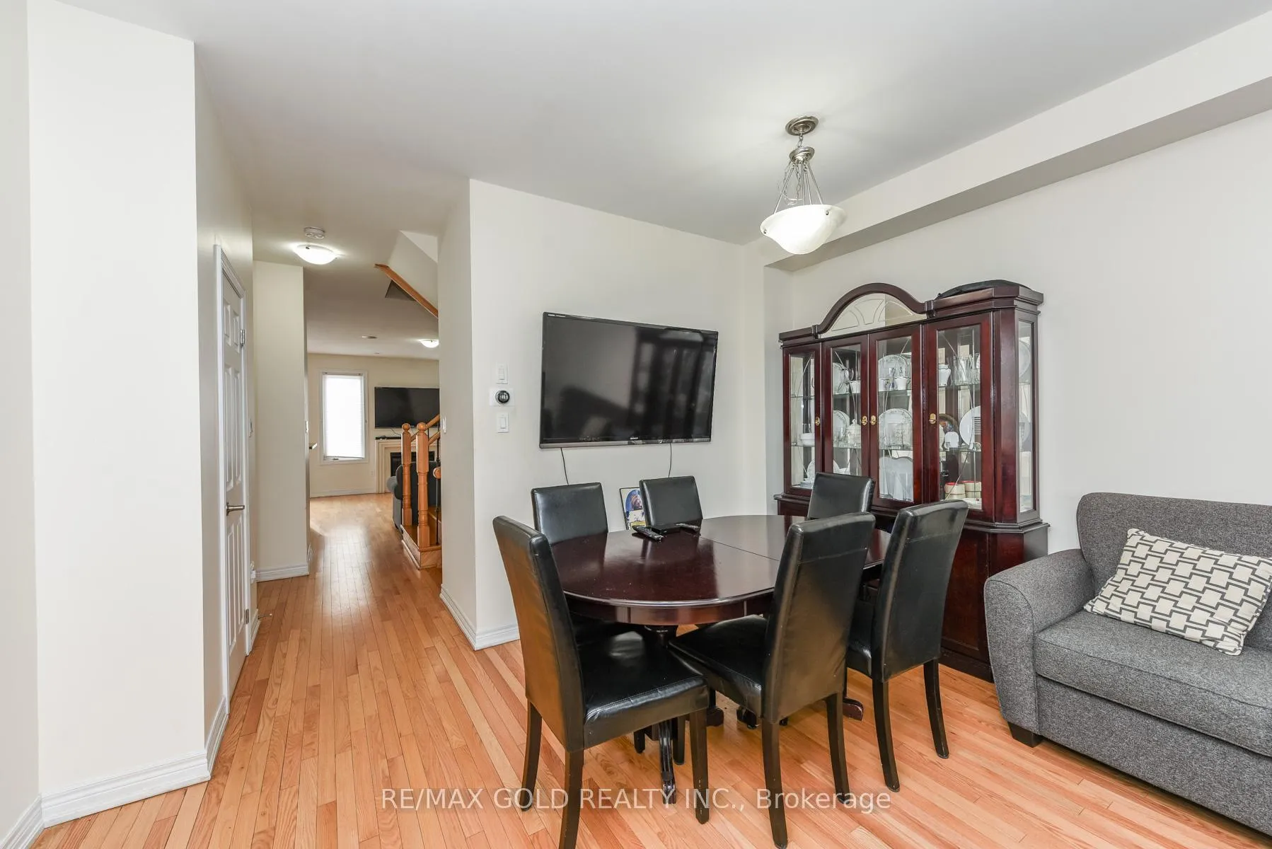 Photo 4 of 22 Merrickville Way, Brampton, Bram West — HOMEH