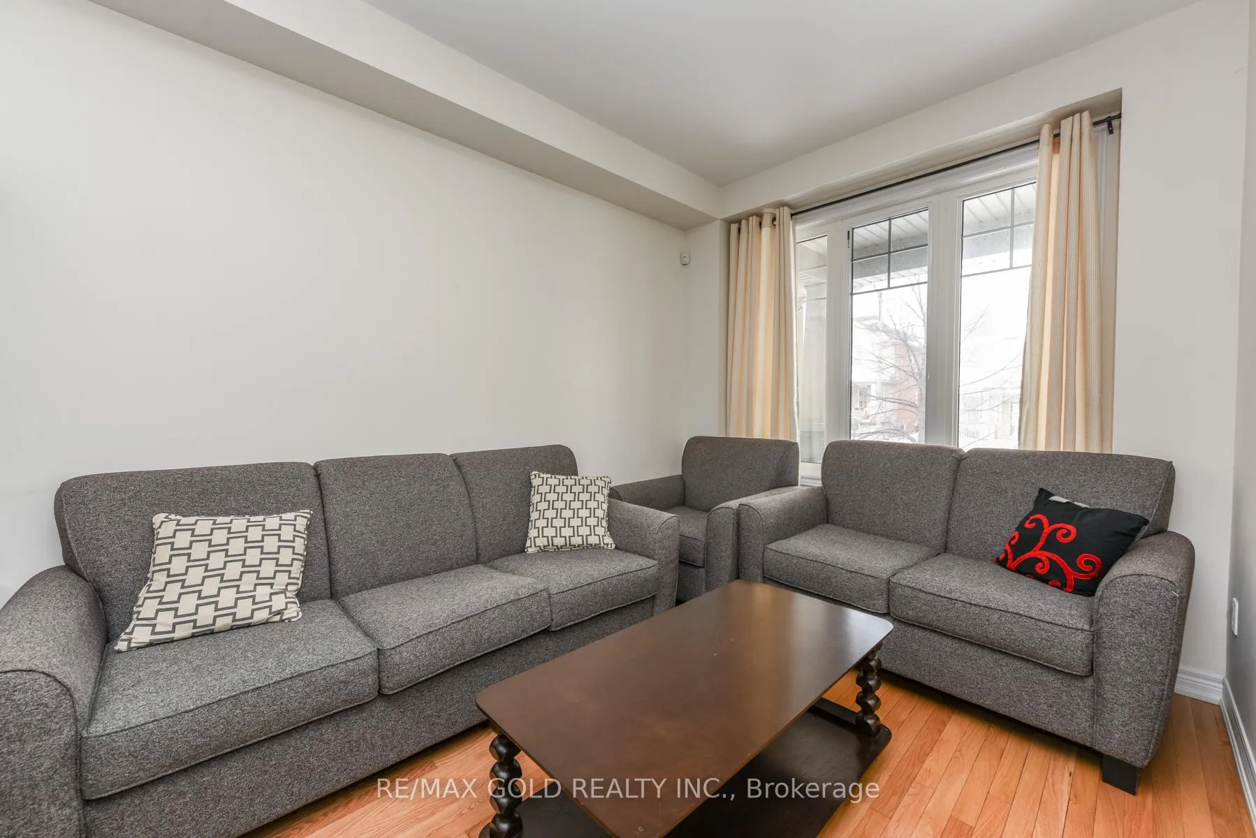 Photo 5 of 22 Merrickville Way, Brampton, Bram West — HOMEH