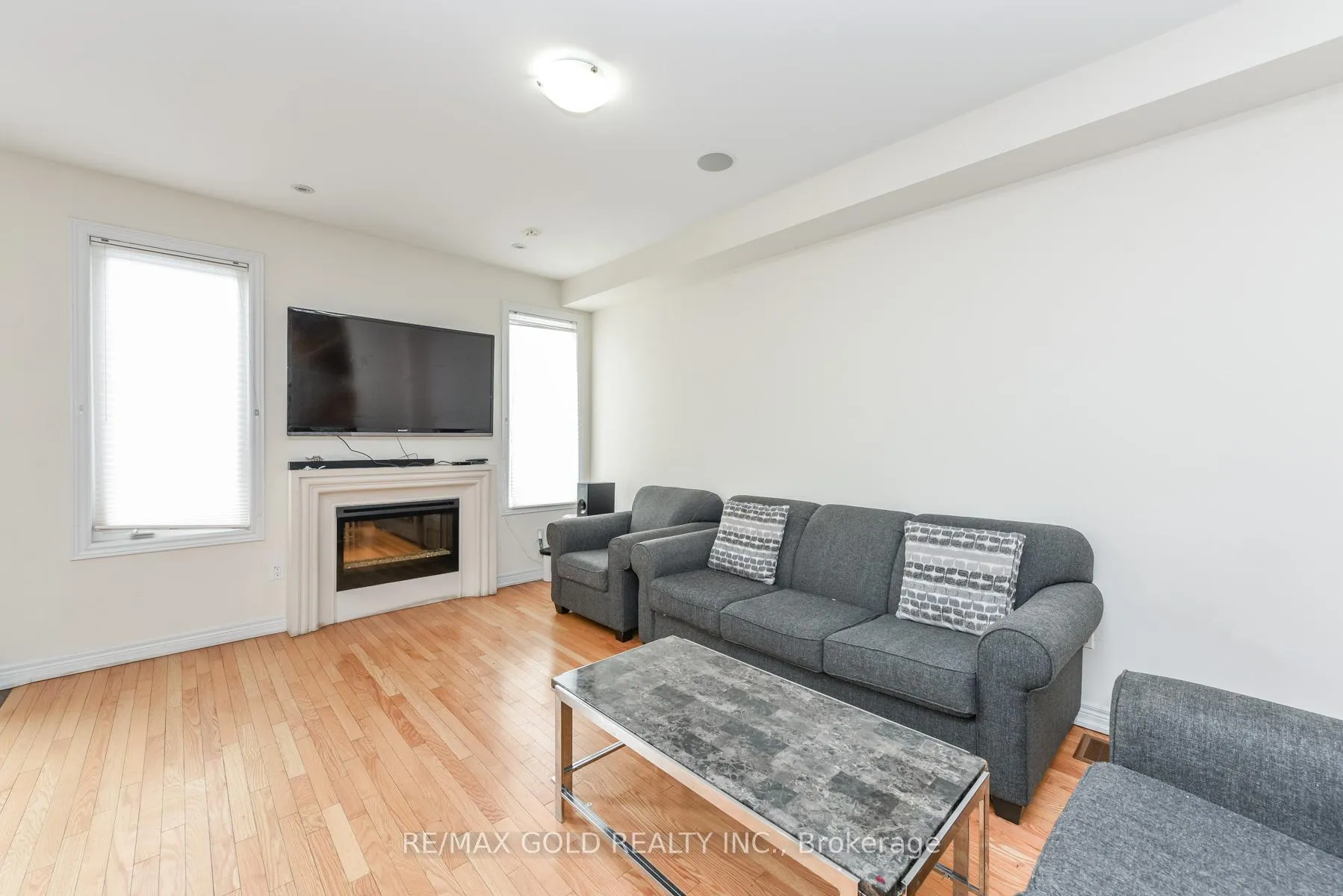 Photo 7 of 22 Merrickville Way, Brampton, Bram West — HOMEH
