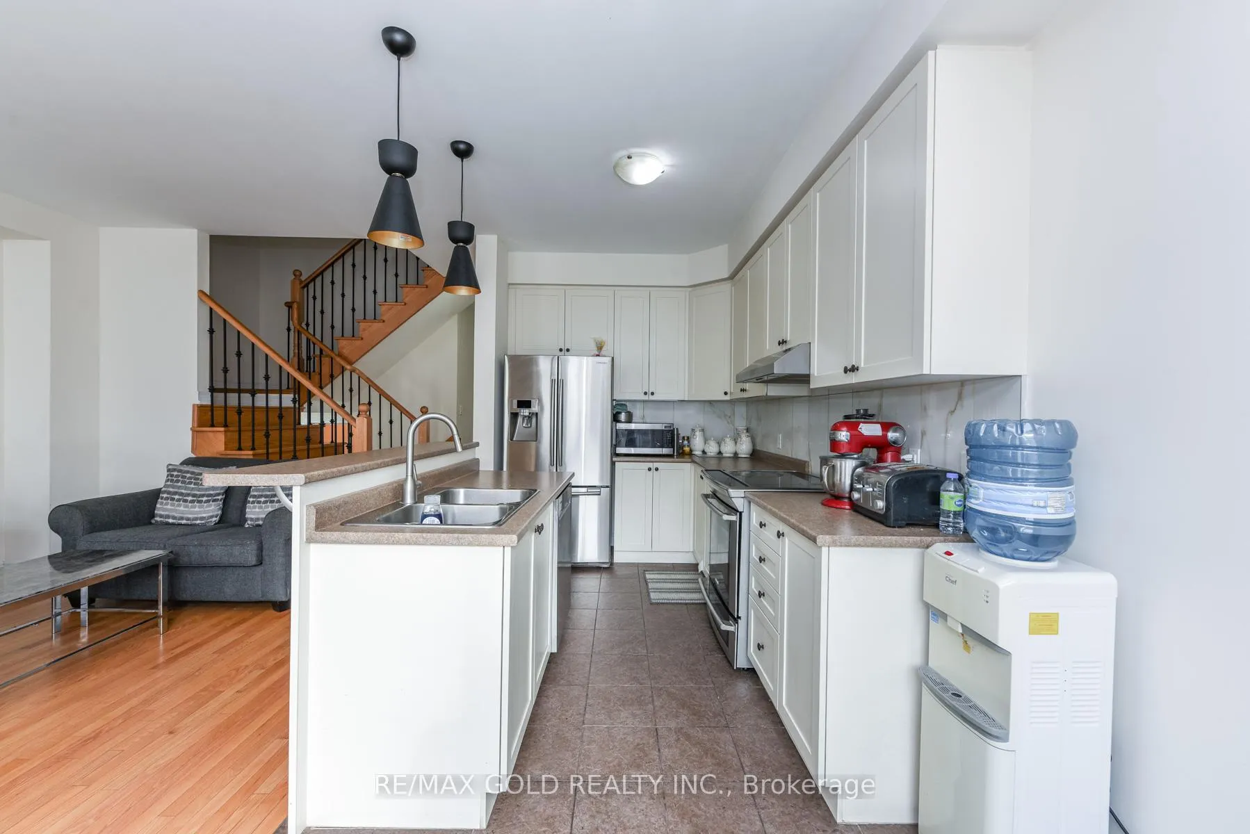 Photo 10 of 22 Merrickville Way, Brampton, Bram West — HOMEH