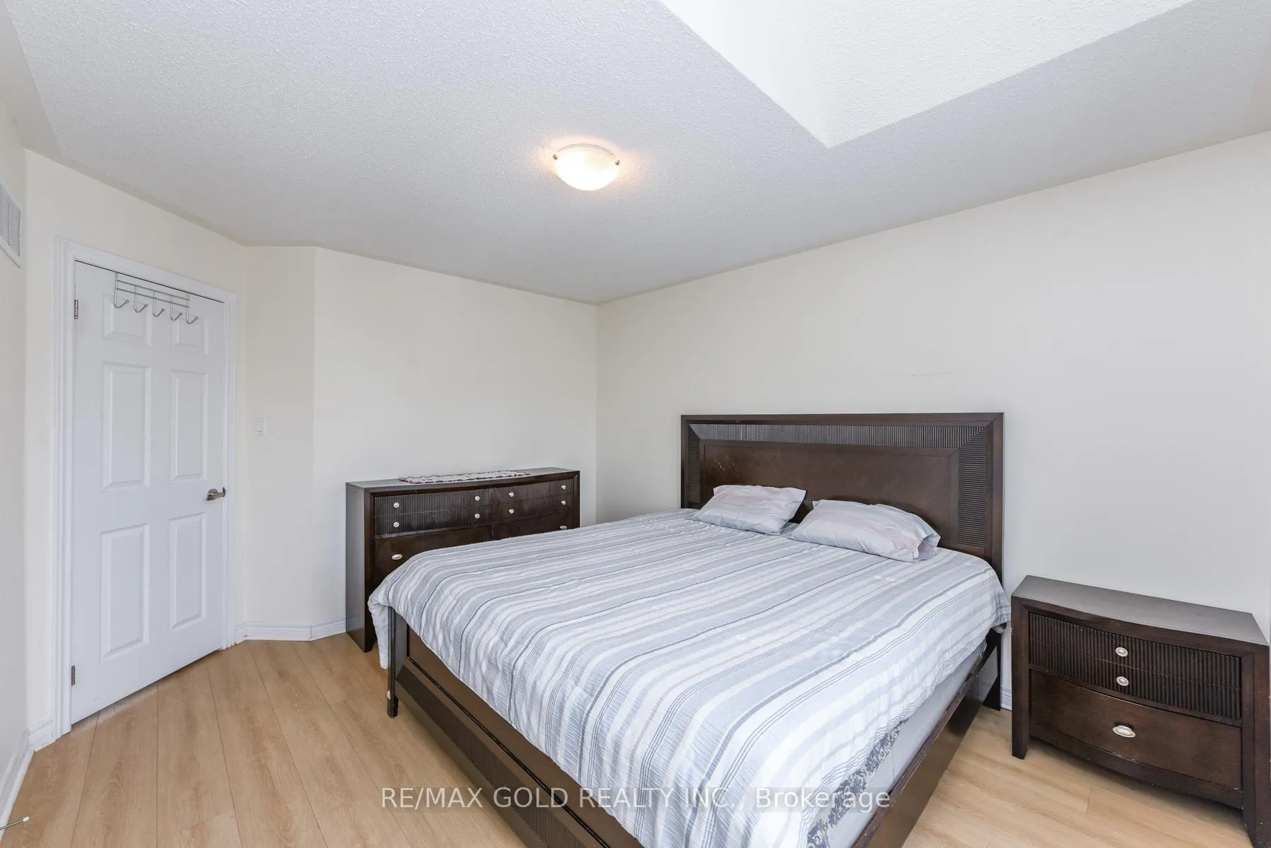Photo 13 of 22 Merrickville Way, Brampton, Bram West — HOMEH