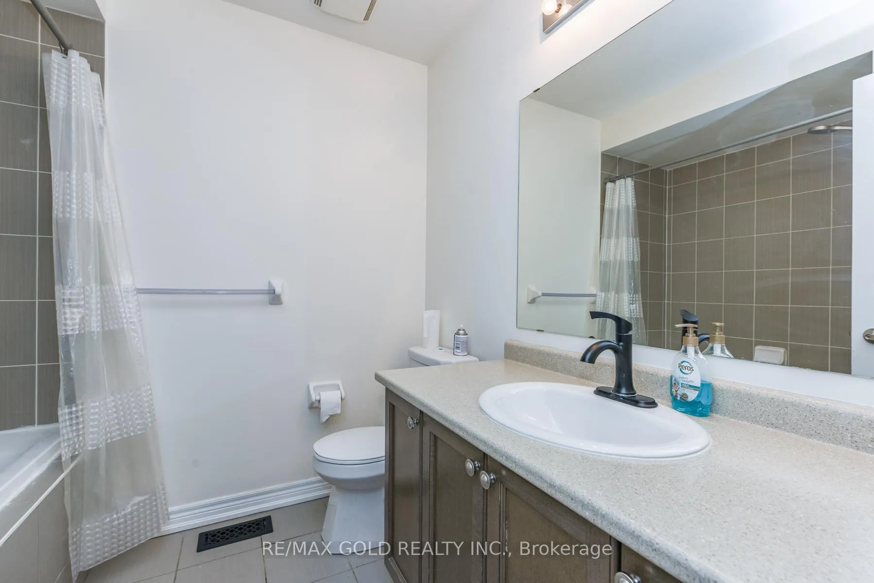 Photo 23 of 22 Merrickville Way, Brampton, Bram West — HOMEH