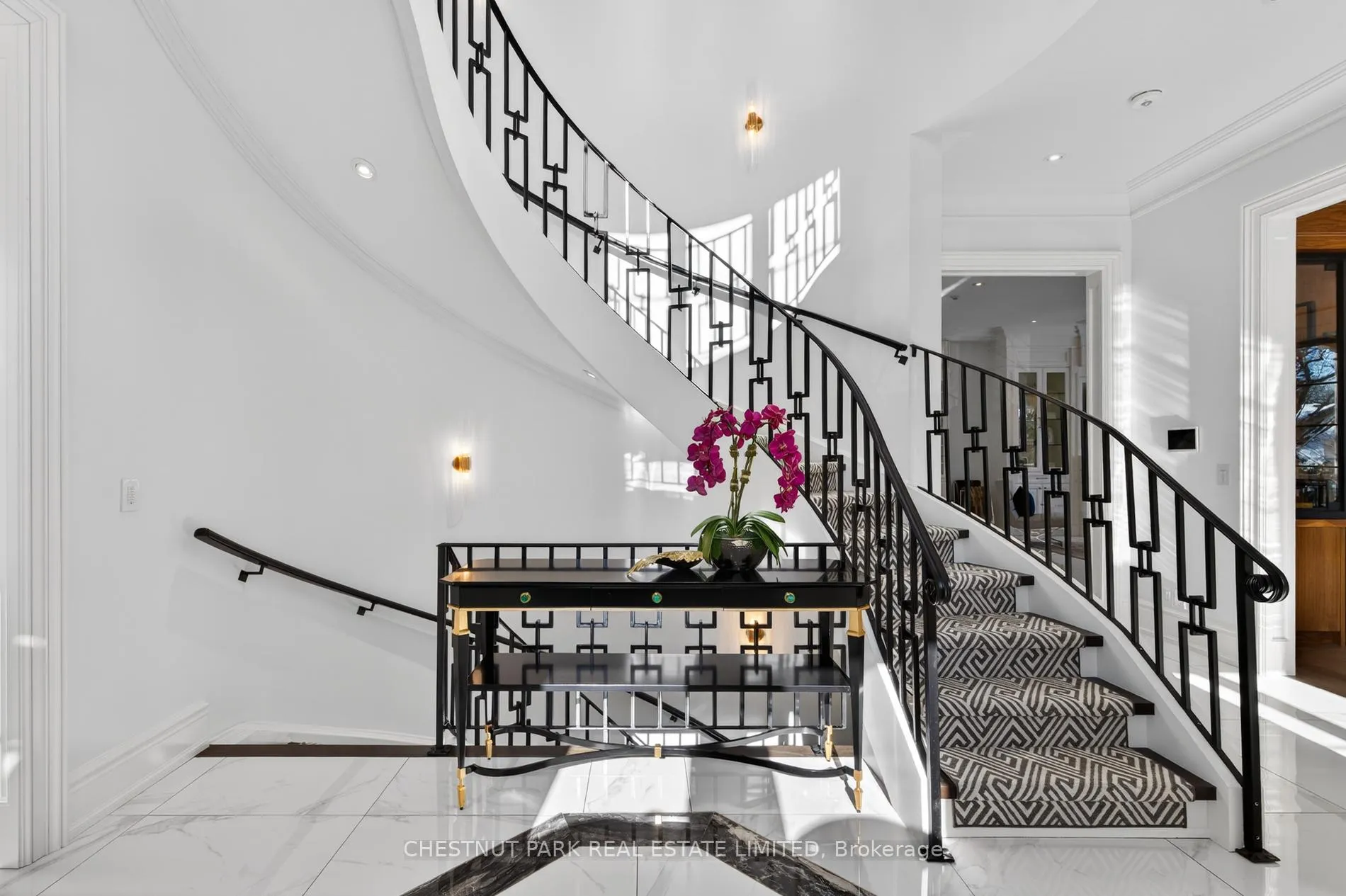Photo 14 of 55 De Vere Gardens, Toronto, Bedford Park-Nortown — HOMEH