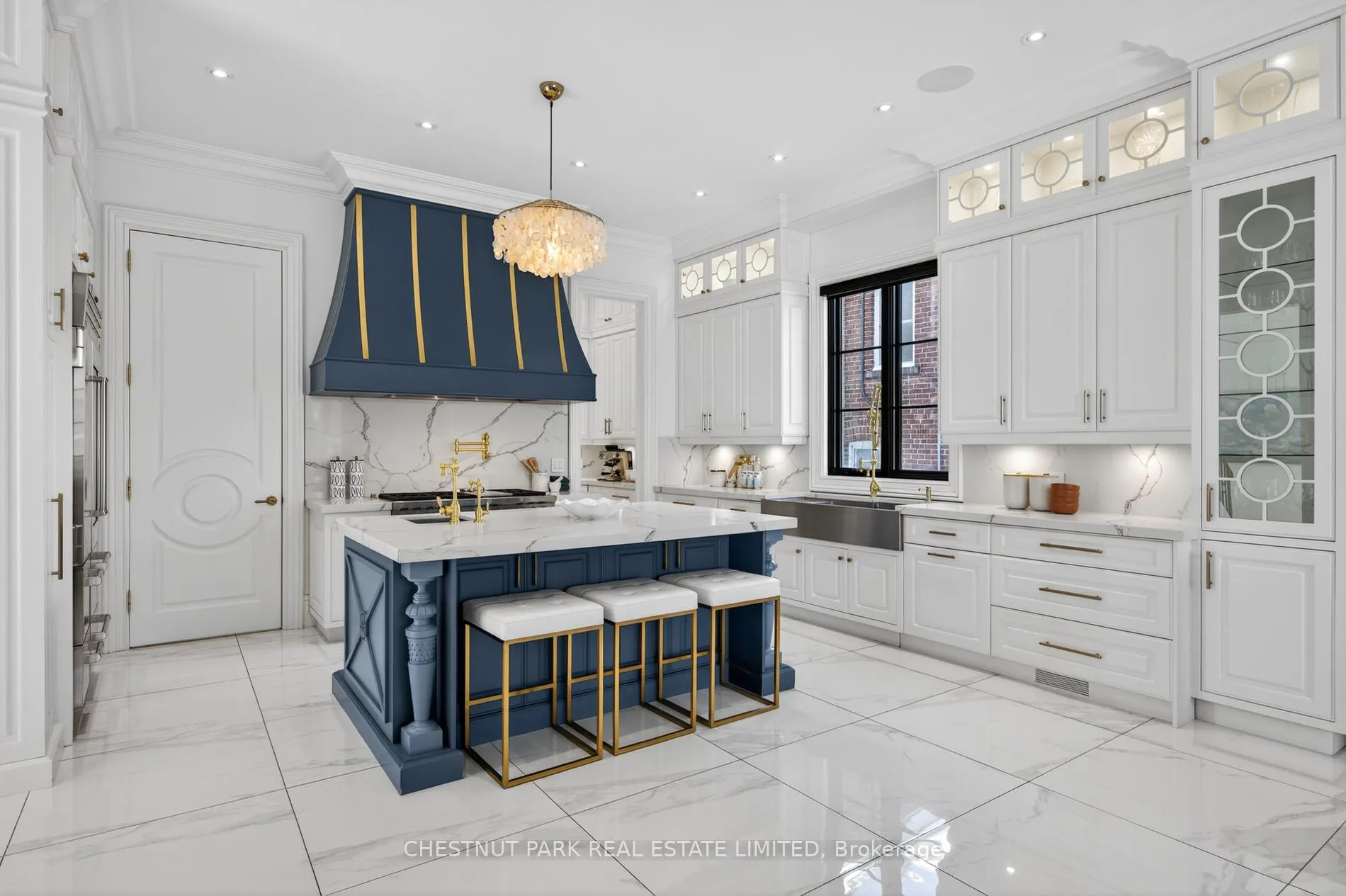 Photo 20 of 55 De Vere Gardens, Toronto, Bedford Park-Nortown — HOMEH