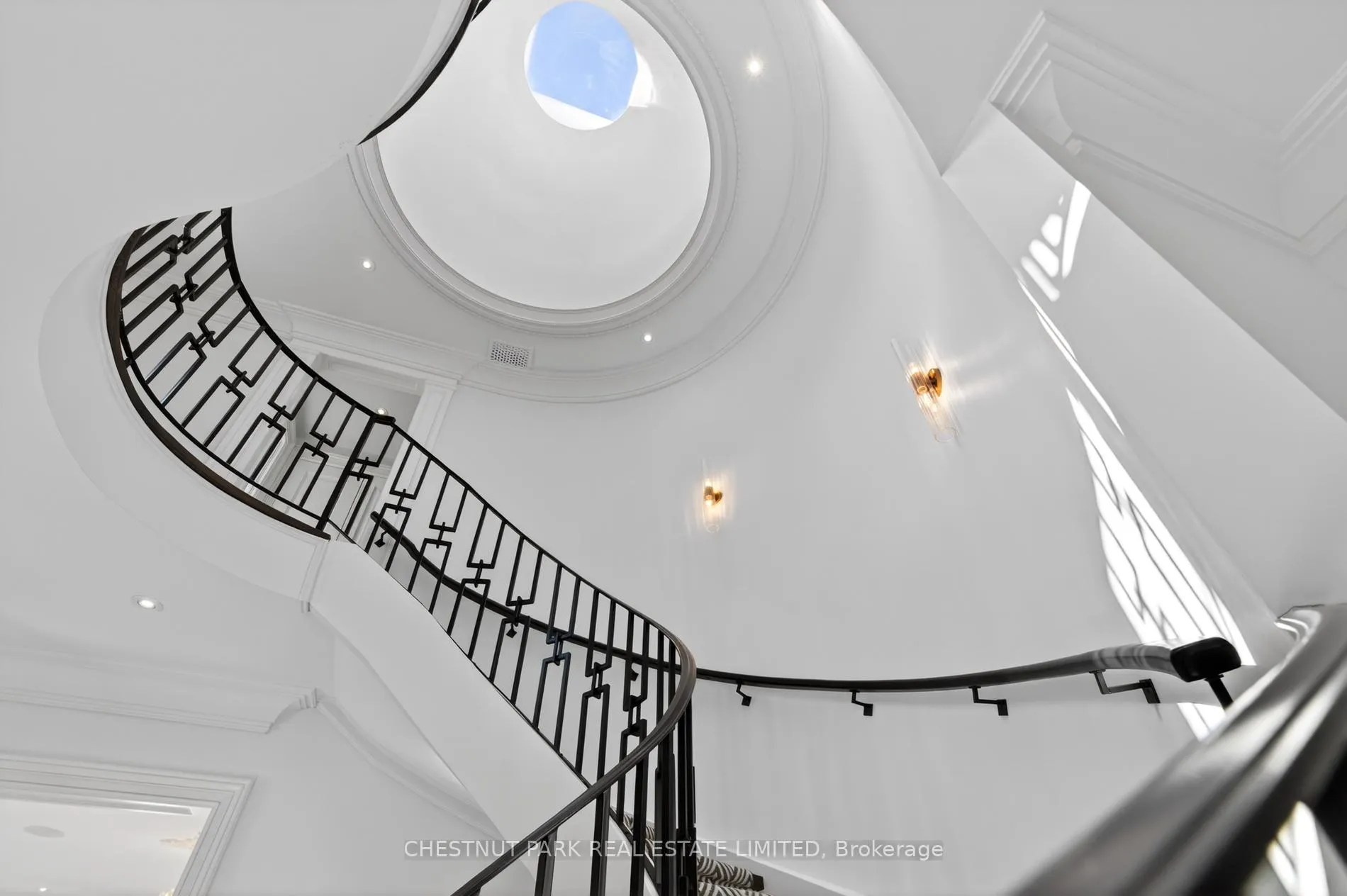 Photo 27 of 55 De Vere Gardens, Toronto, Bedford Park-Nortown — HOMEH