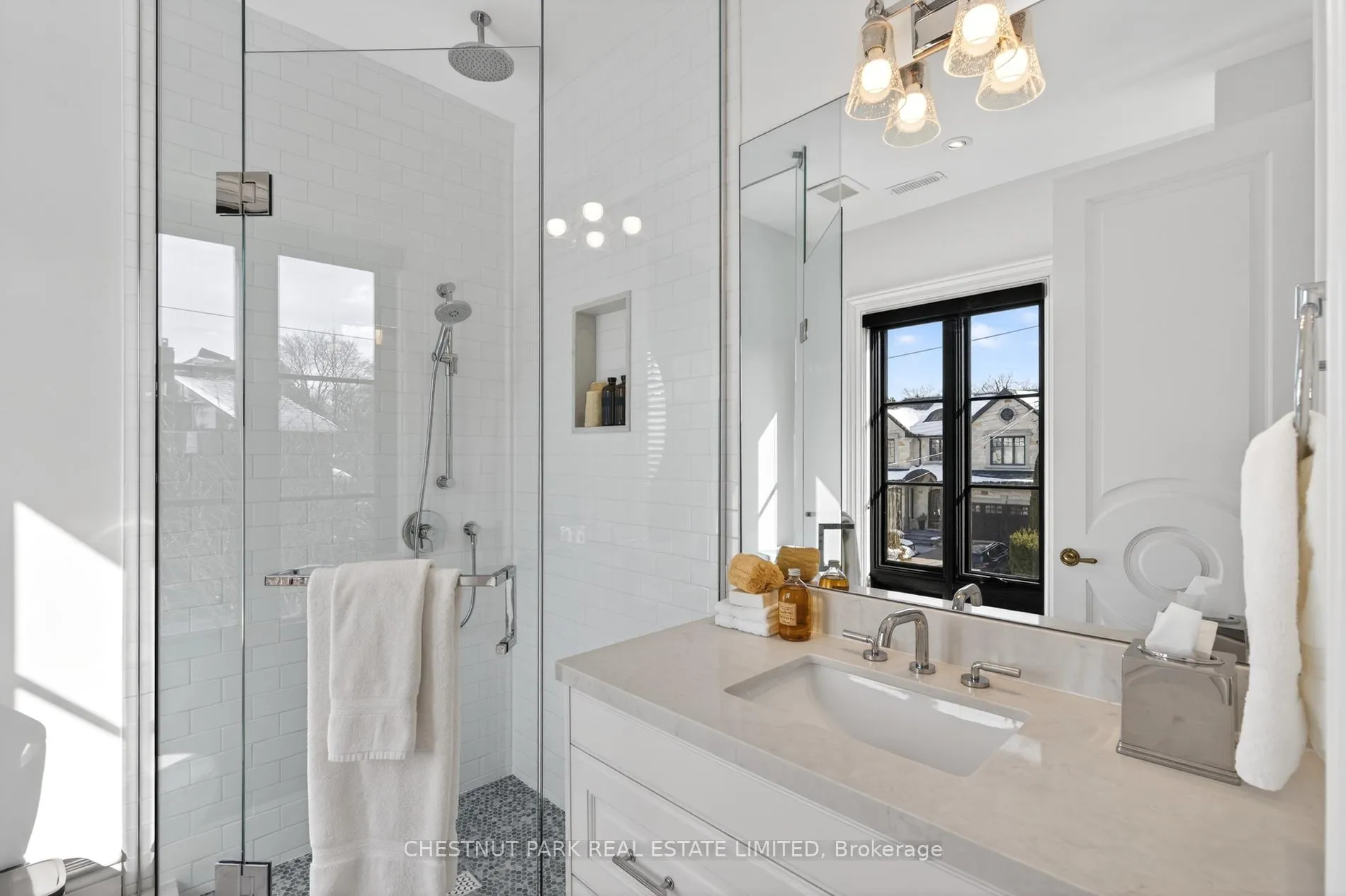 Photo 40 of 55 De Vere Gardens, Toronto, Bedford Park-Nortown — HOMEH