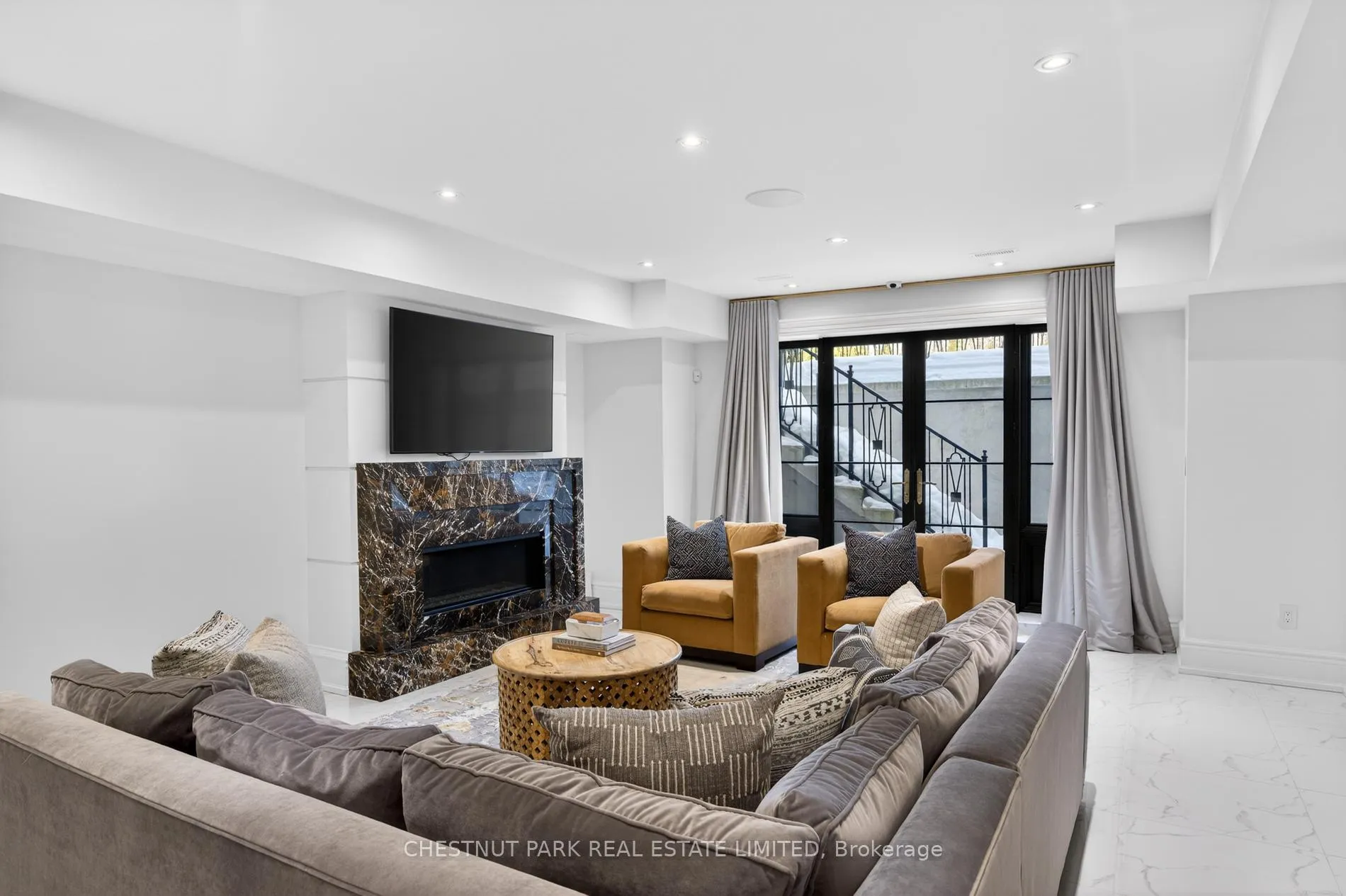 Photo 47 of 55 De Vere Gardens, Toronto, Bedford Park-Nortown — HOMEH