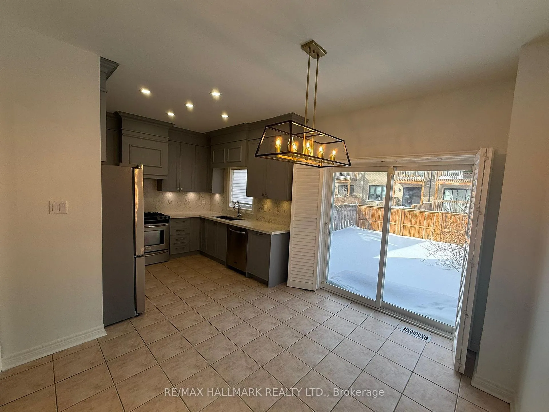 Photo 4 of 103 Andes Crescent, Vaughan, Vellore Village — HOMEH