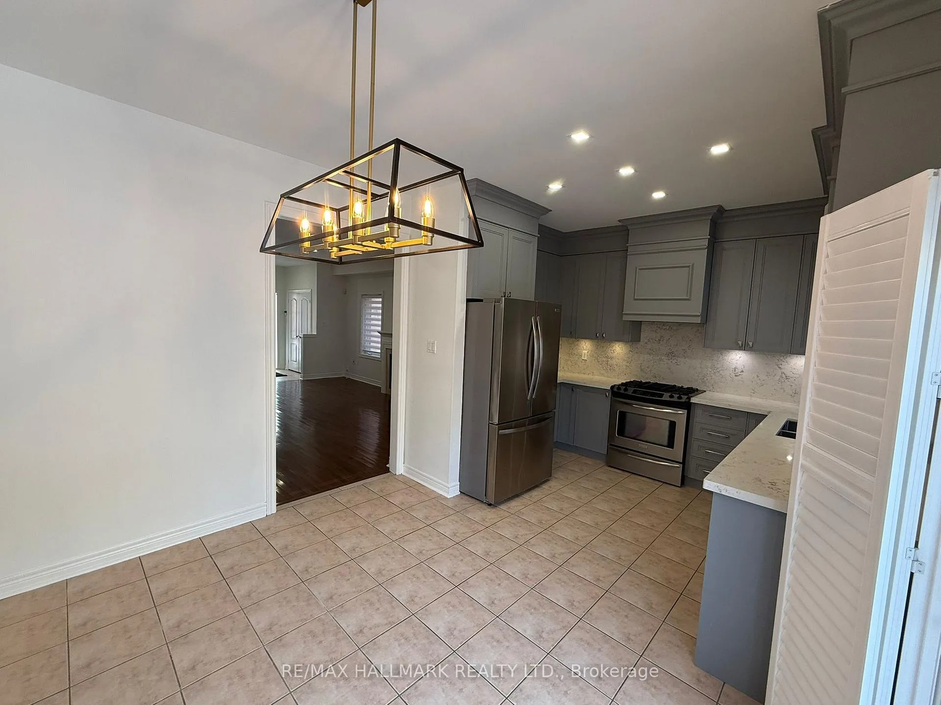 Photo 5 of 103 Andes Crescent, Vaughan, Vellore Village — HOMEH