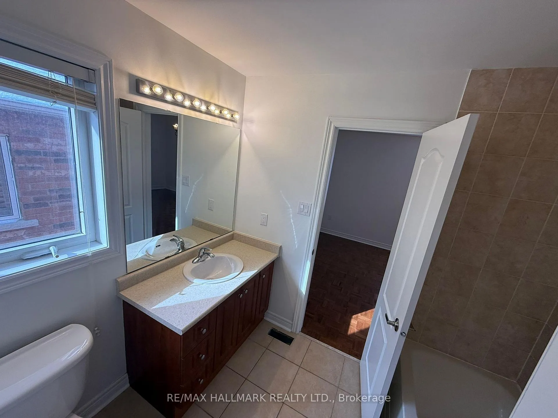 Photo 9 of 103 Andes Crescent, Vaughan, Vellore Village — HOMEH