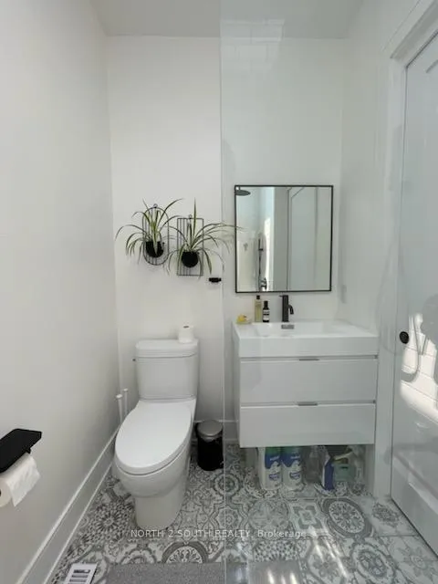 Photo 8 of Unit B, 918 Manning Avenue, Toronto, The Annex — HOMEH