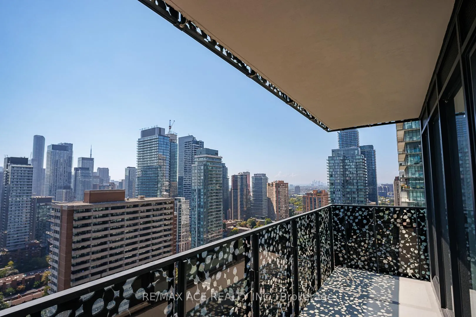 Photo 5 of Unit 2606, 55 Charles Street E, Toronto, Church-Yonge Corridor — HOMEH