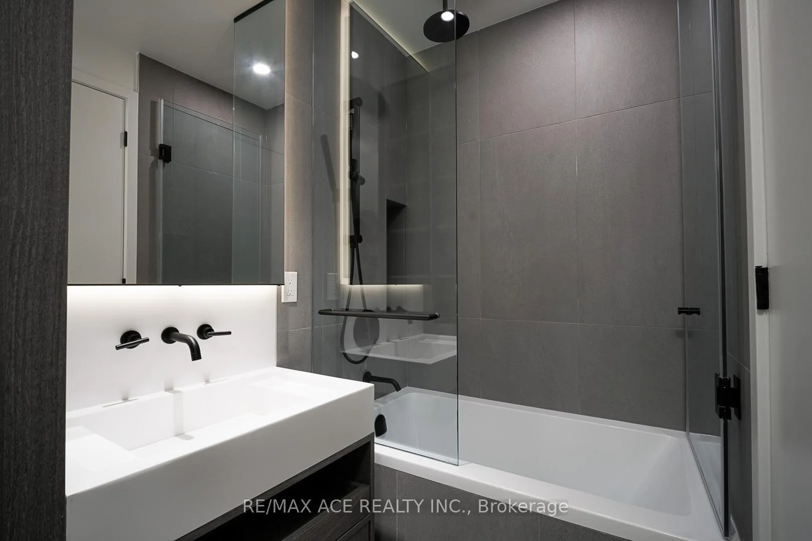Photo 14 of Unit 2606, 55 Charles Street E, Toronto, Church-Yonge Corridor — HOMEH