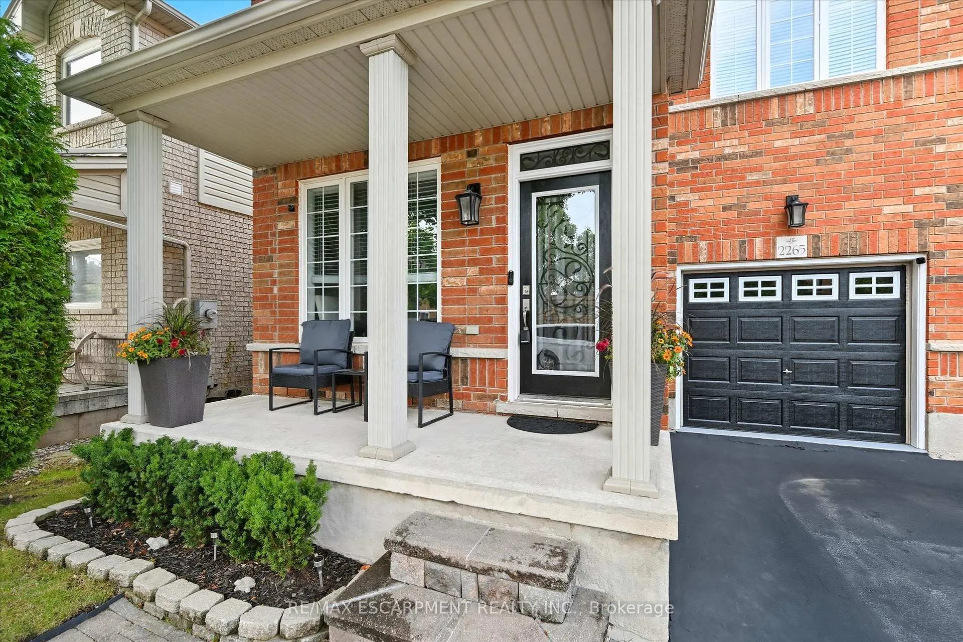 Photo 2 of 2265 Stokes Lane, Burlington, Orchard — HOMEH