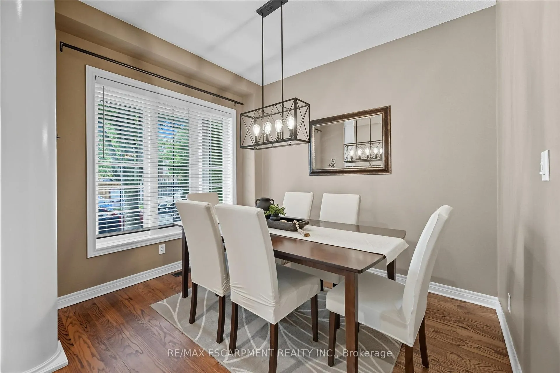 Photo 5 of 2265 Stokes Lane, Burlington, Orchard — HOMEH