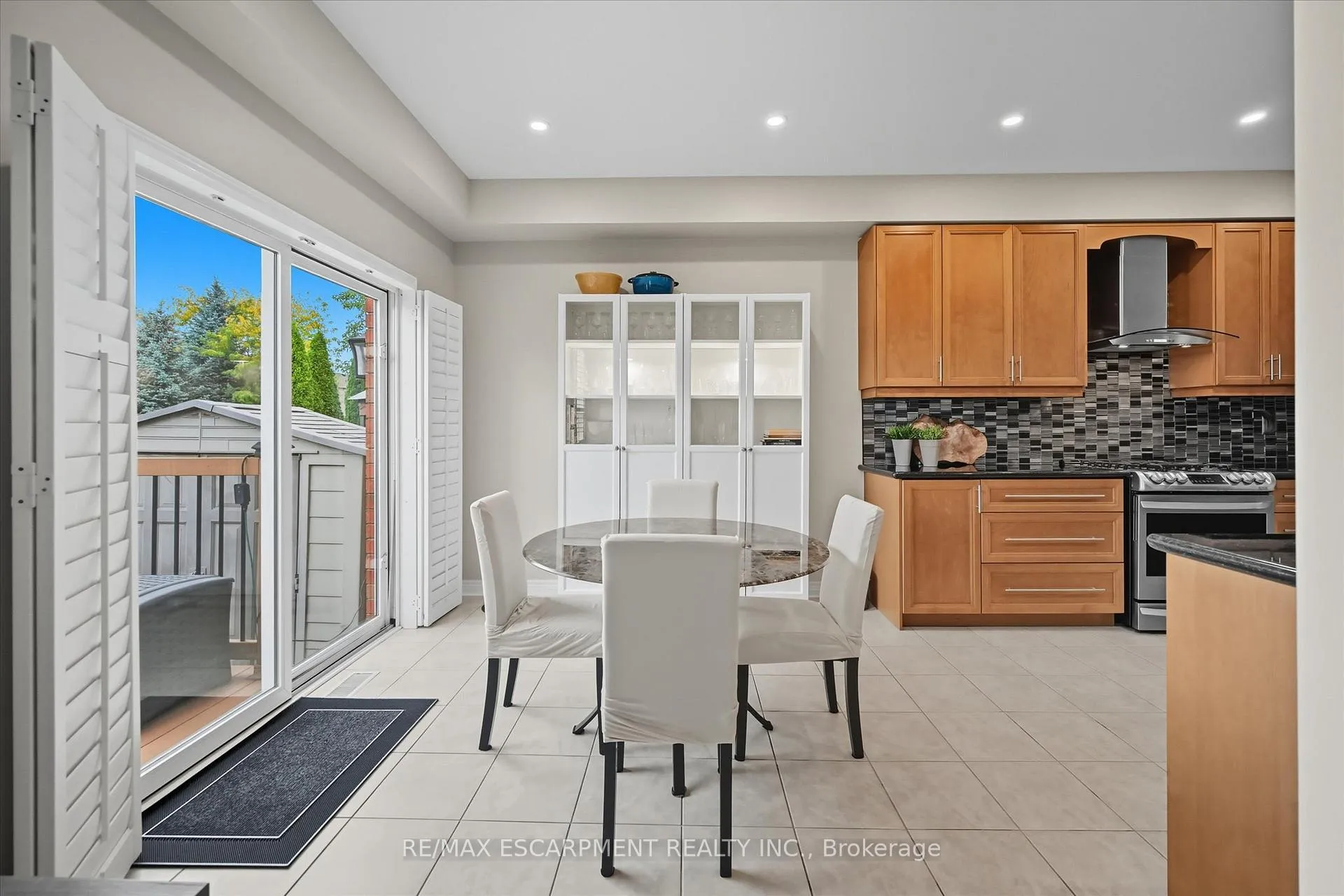 Photo 9 of 2265 Stokes Lane, Burlington, Orchard — HOMEH