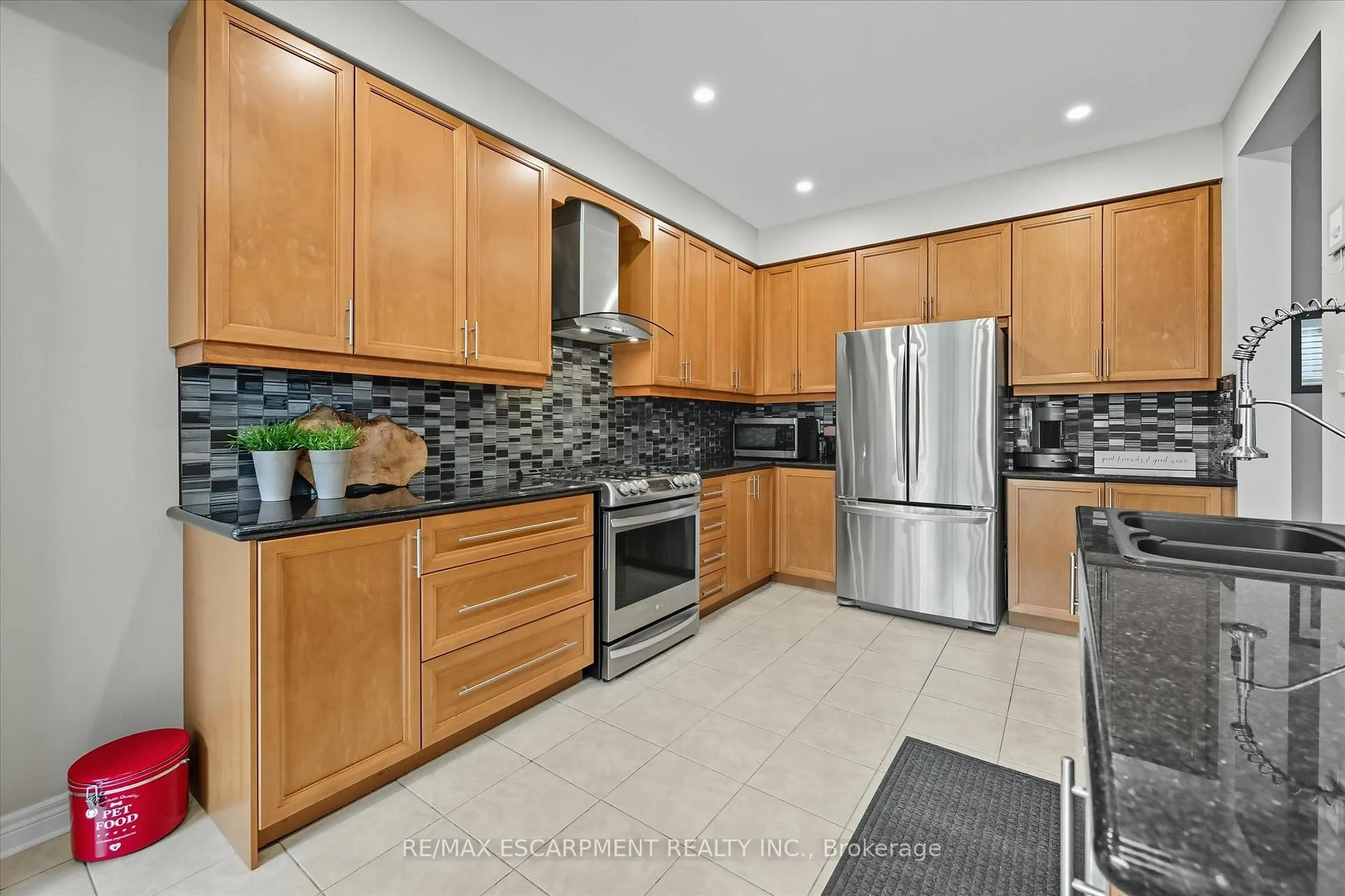 Photo 13 of 2265 Stokes Lane, Burlington, Orchard — HOMEH