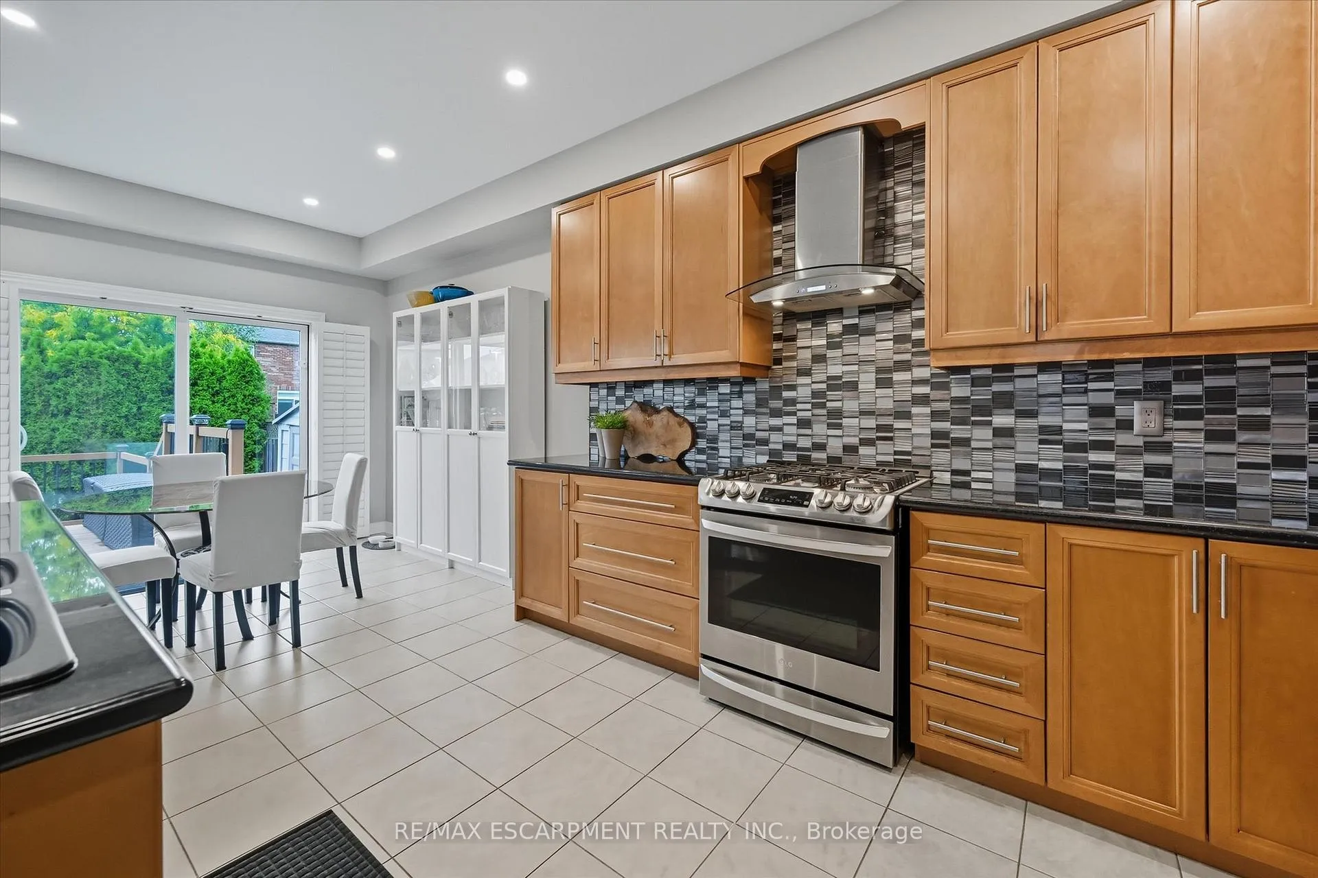 Photo 14 of 2265 Stokes Lane, Burlington, Orchard — HOMEH