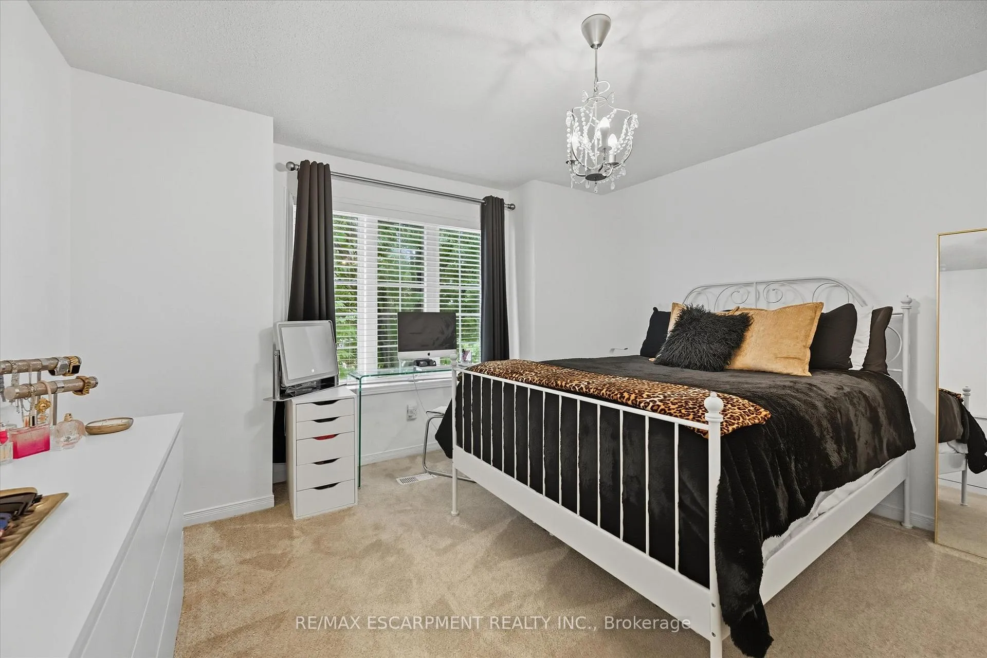 Photo 29 of 2265 Stokes Lane, Burlington, Orchard — HOMEH