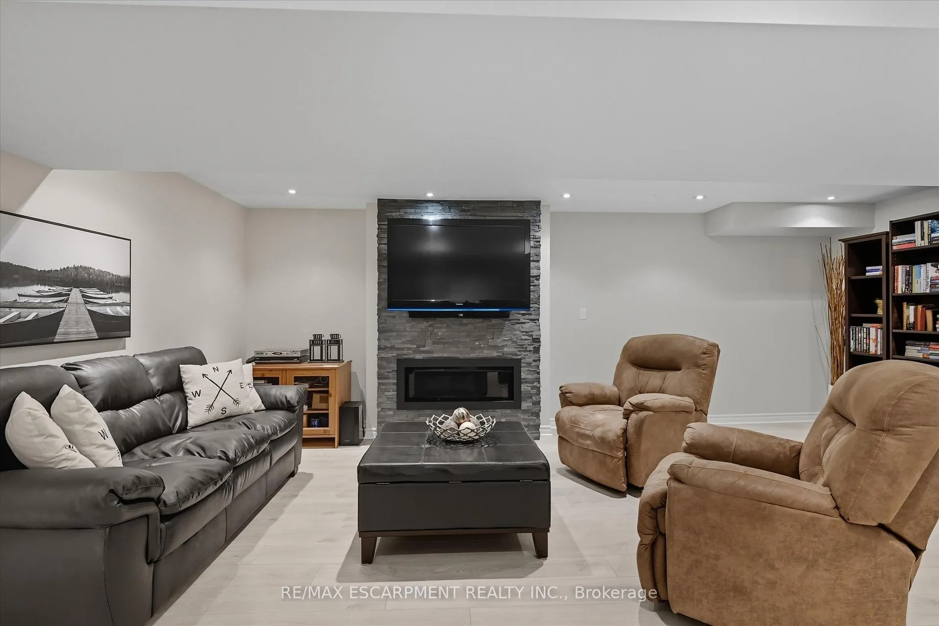 Photo 35 of 2265 Stokes Lane, Burlington, Orchard — HOMEH