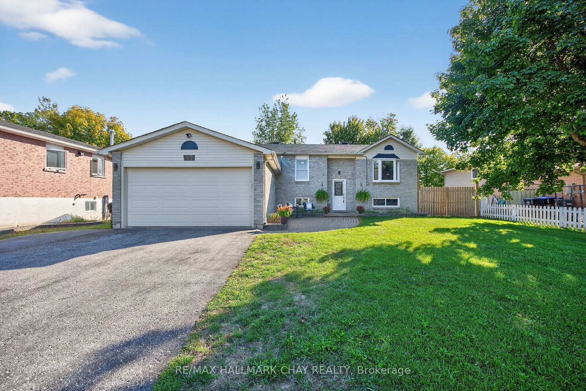 Photo 2 of 37 Mccarthy Crescent, Essa, Angus — HOMEH