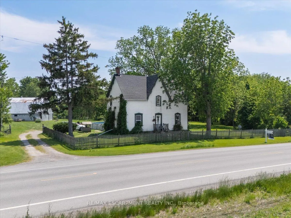 Front of 5914 Canborough Road W
