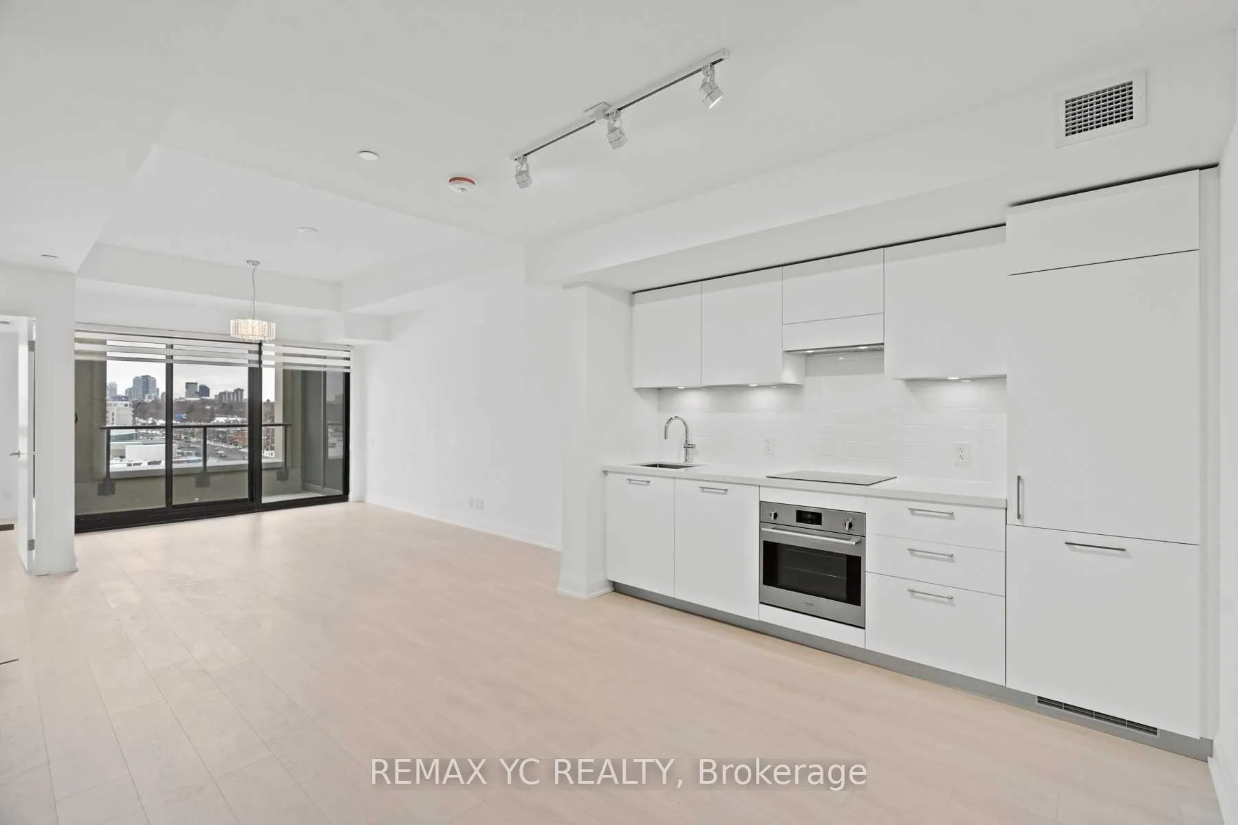 Photo 5 of Unit 615, 33 Frederick Todd Way, Toronto, Thorncliffe Park — HOMEH
