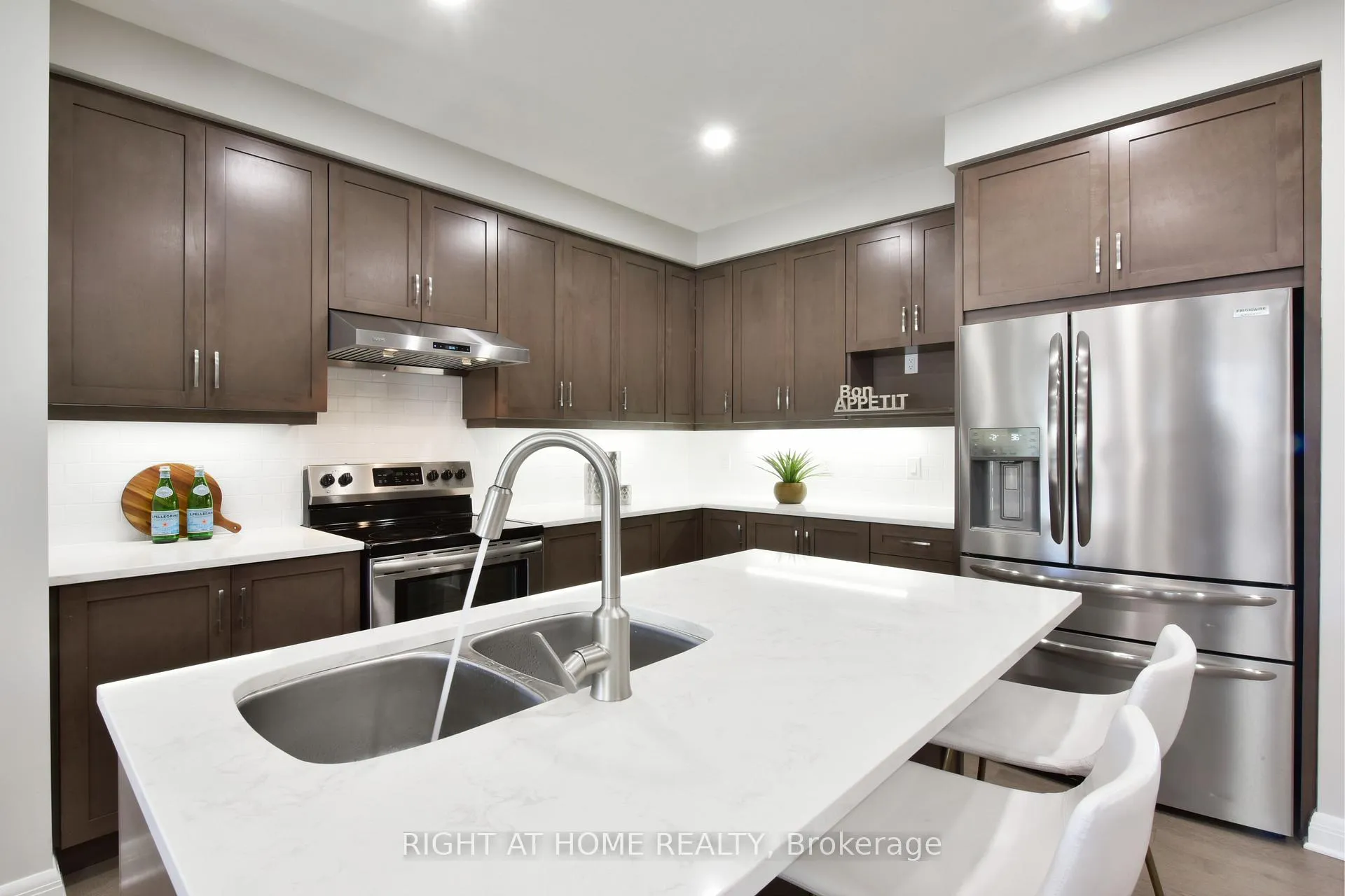 Photo 9 of 117 Escarpment Crescent, Ottawa, Kanata - Kanata Lakes/Heritage Hills — HOMEH