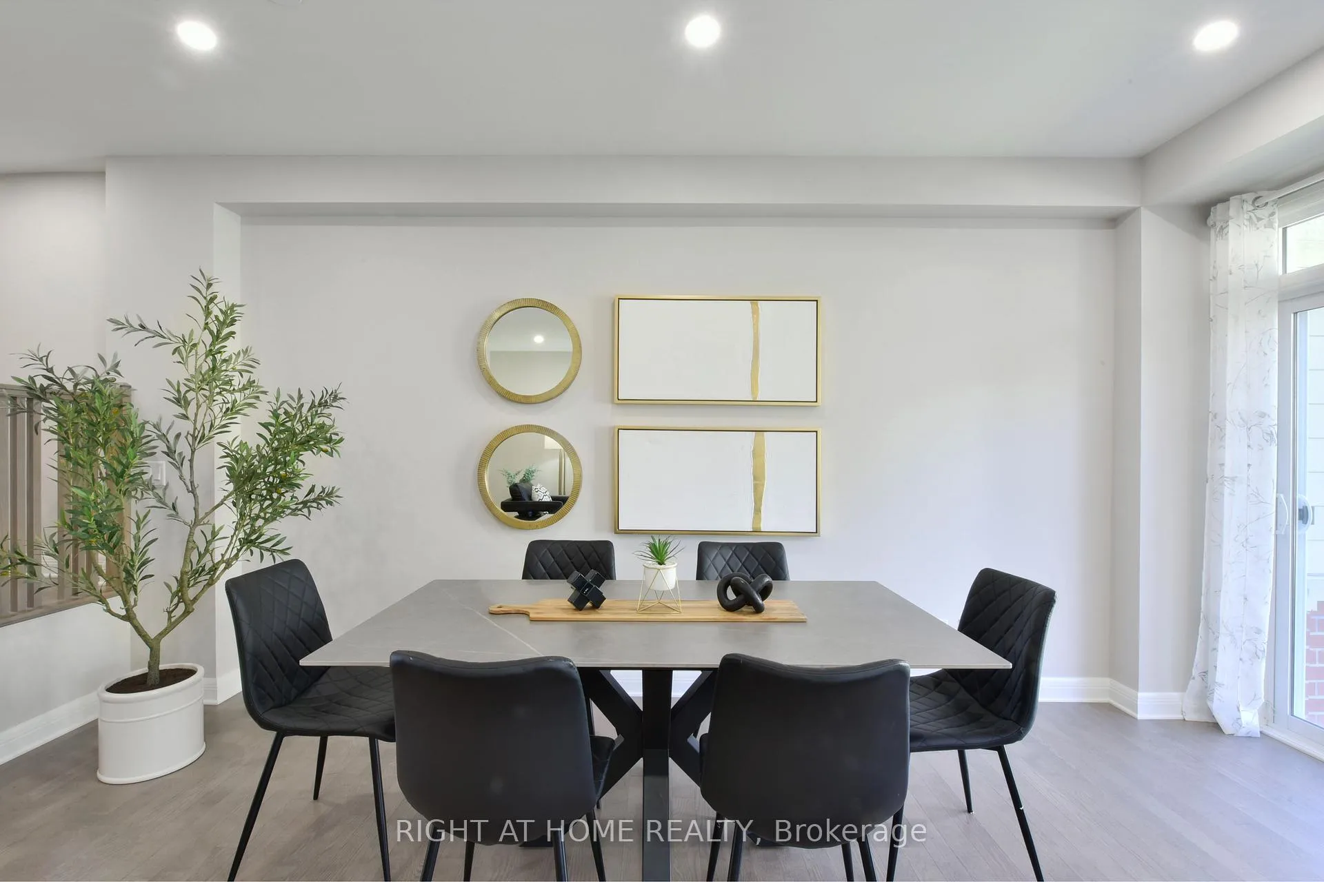 Photo 17 of 117 Escarpment Crescent, Ottawa, Kanata - Kanata Lakes/Heritage Hills — HOMEH