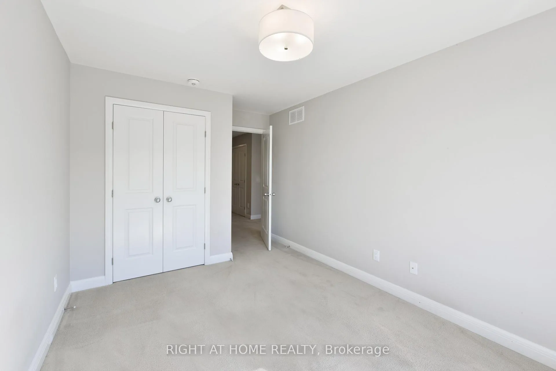 Photo 31 of 117 Escarpment Crescent, Ottawa, Kanata - Kanata Lakes/Heritage Hills — HOMEH