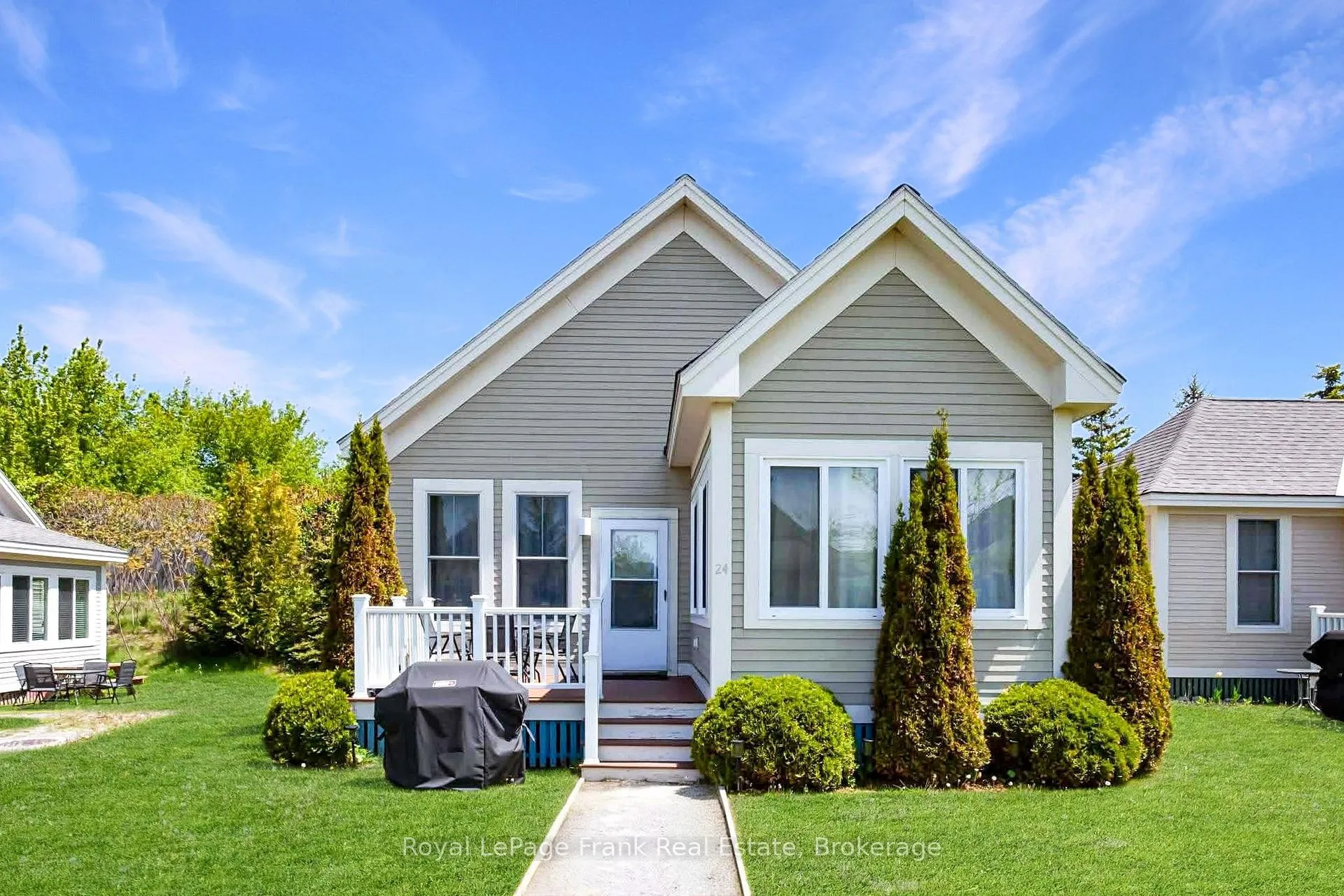 Front of Unit 12, 24 Meadow View Lane