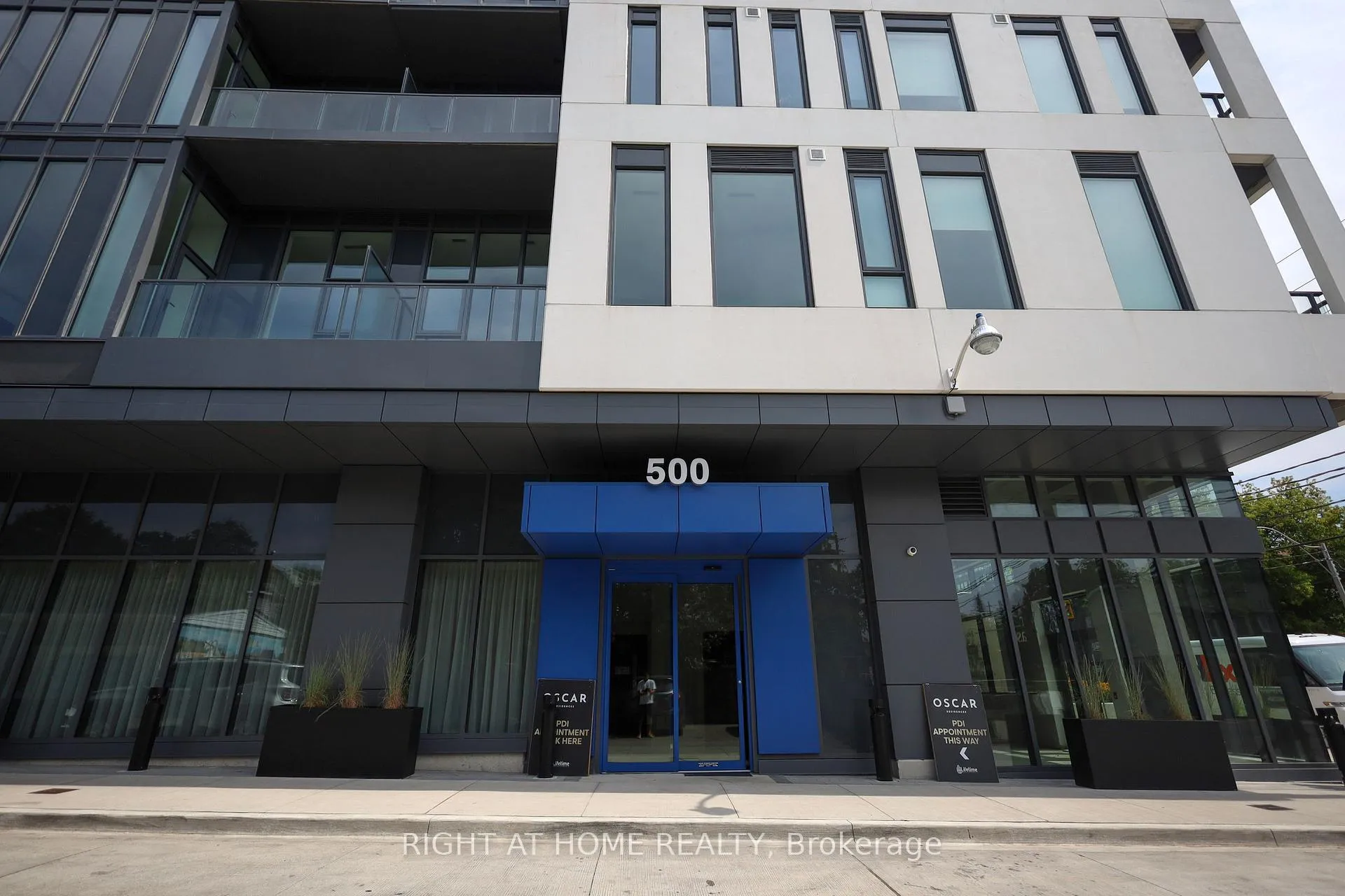 Photo 4 of Unit 209, 500 Dupont Street, Toronto, The Annex — HOMEH