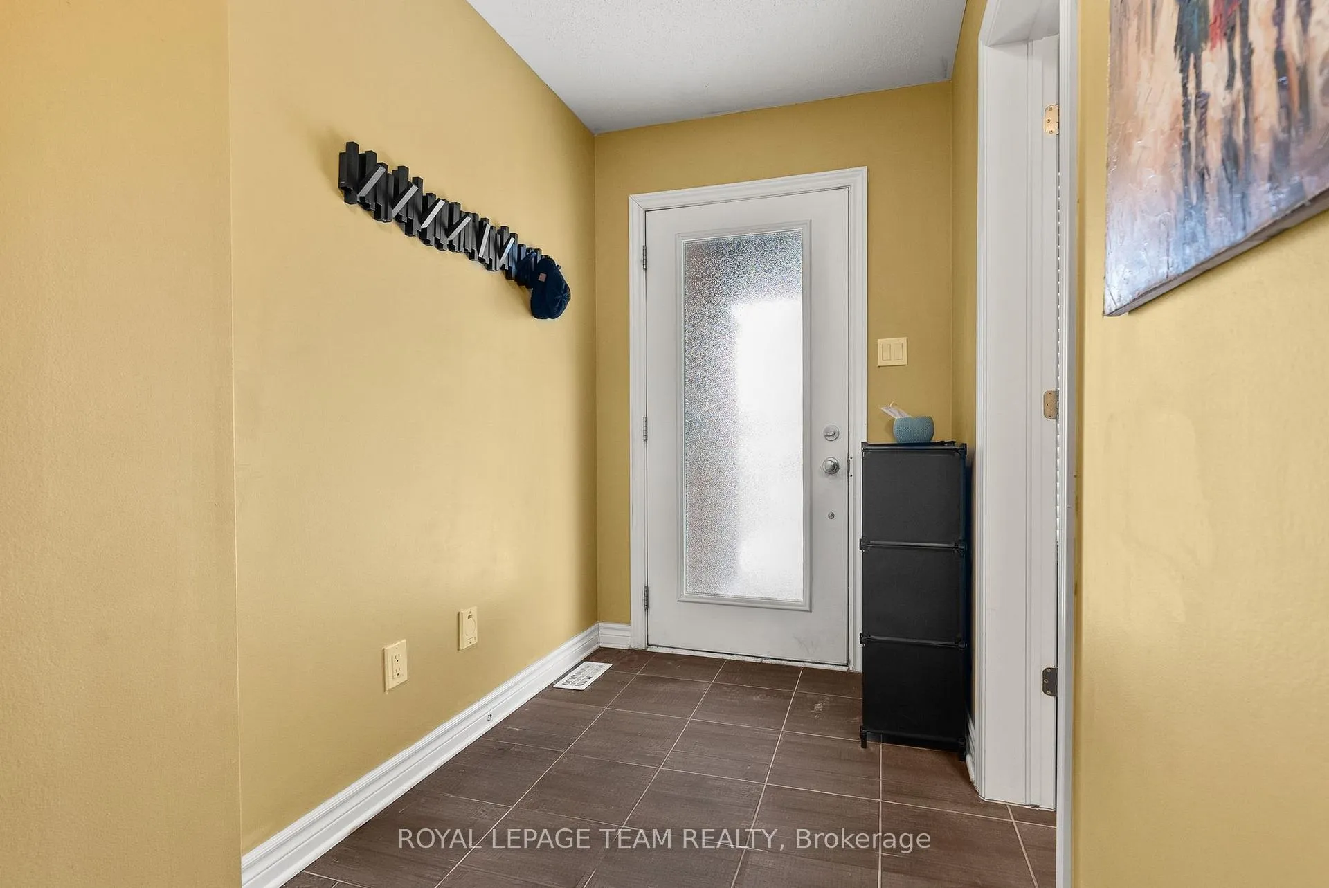 Photo 3 of 88 Stockholm Private, Ottawa, Riverside South/Gloucester Glen — HOMEH