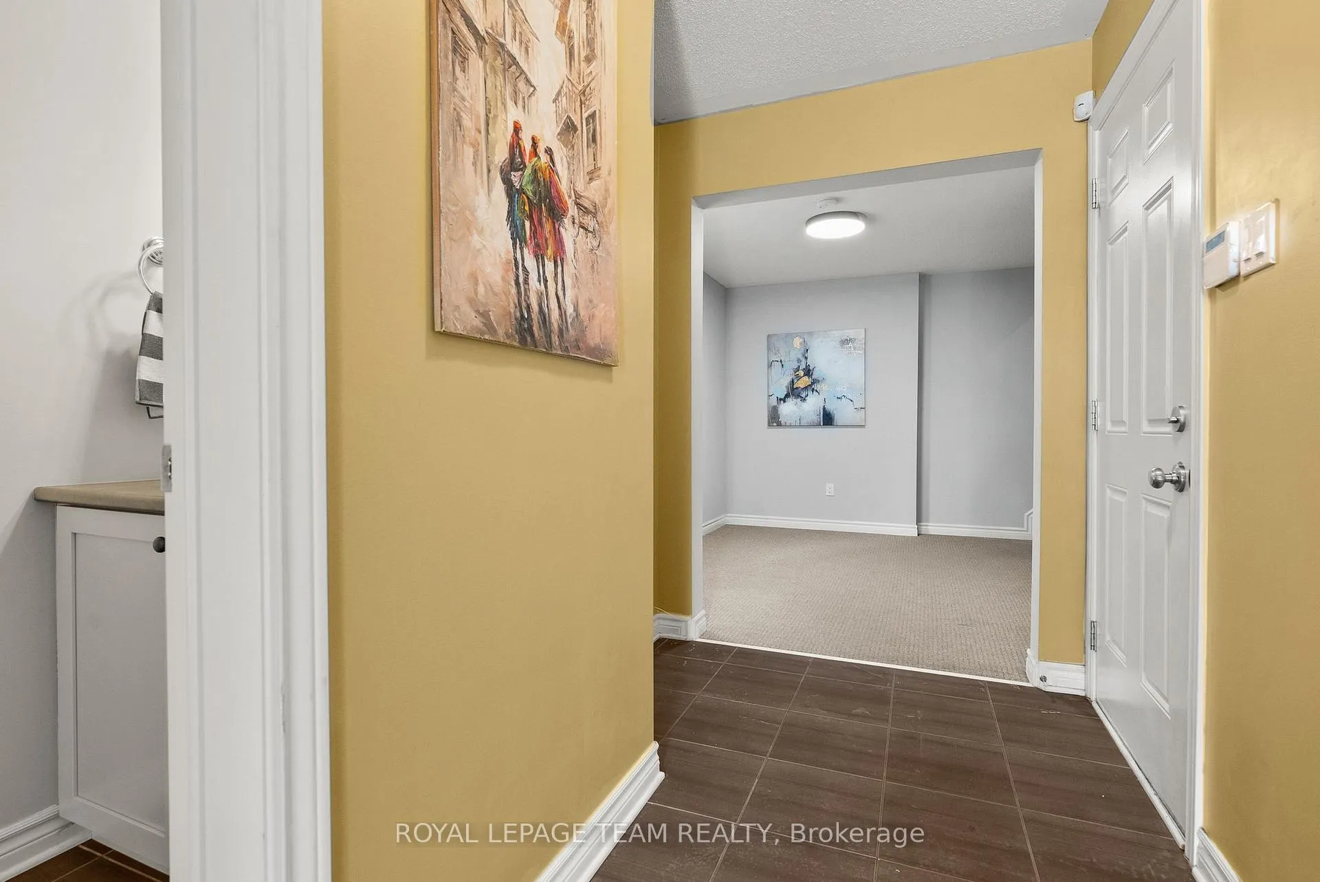 Photo 4 of 88 Stockholm Private, Ottawa, Riverside South/Gloucester Glen — HOMEH