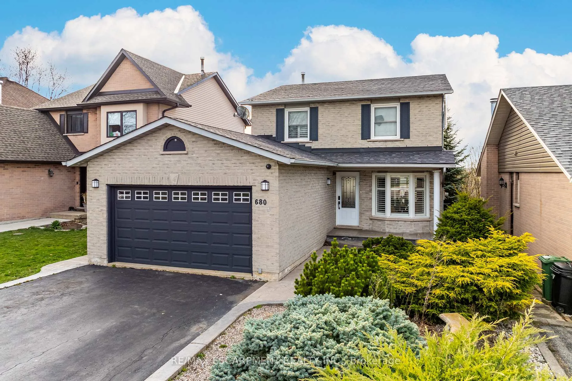 Photo 2 of 680 Rexford Drive, Hamilton, Randall — HOMEH