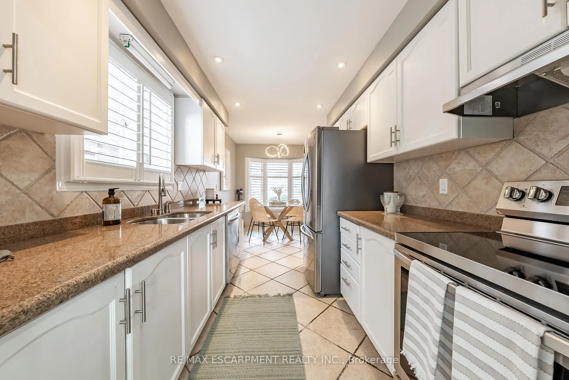 Photo 6 of 680 Rexford Drive, Hamilton, Randall — HOMEH