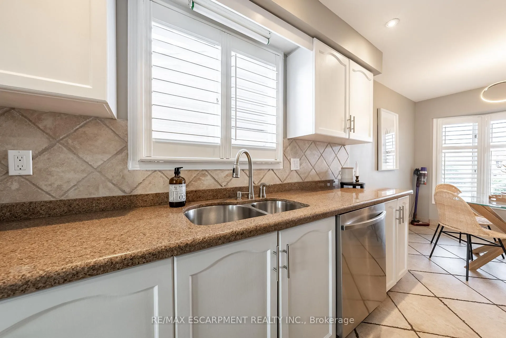 Photo 7 of 680 Rexford Drive, Hamilton, Randall — HOMEH