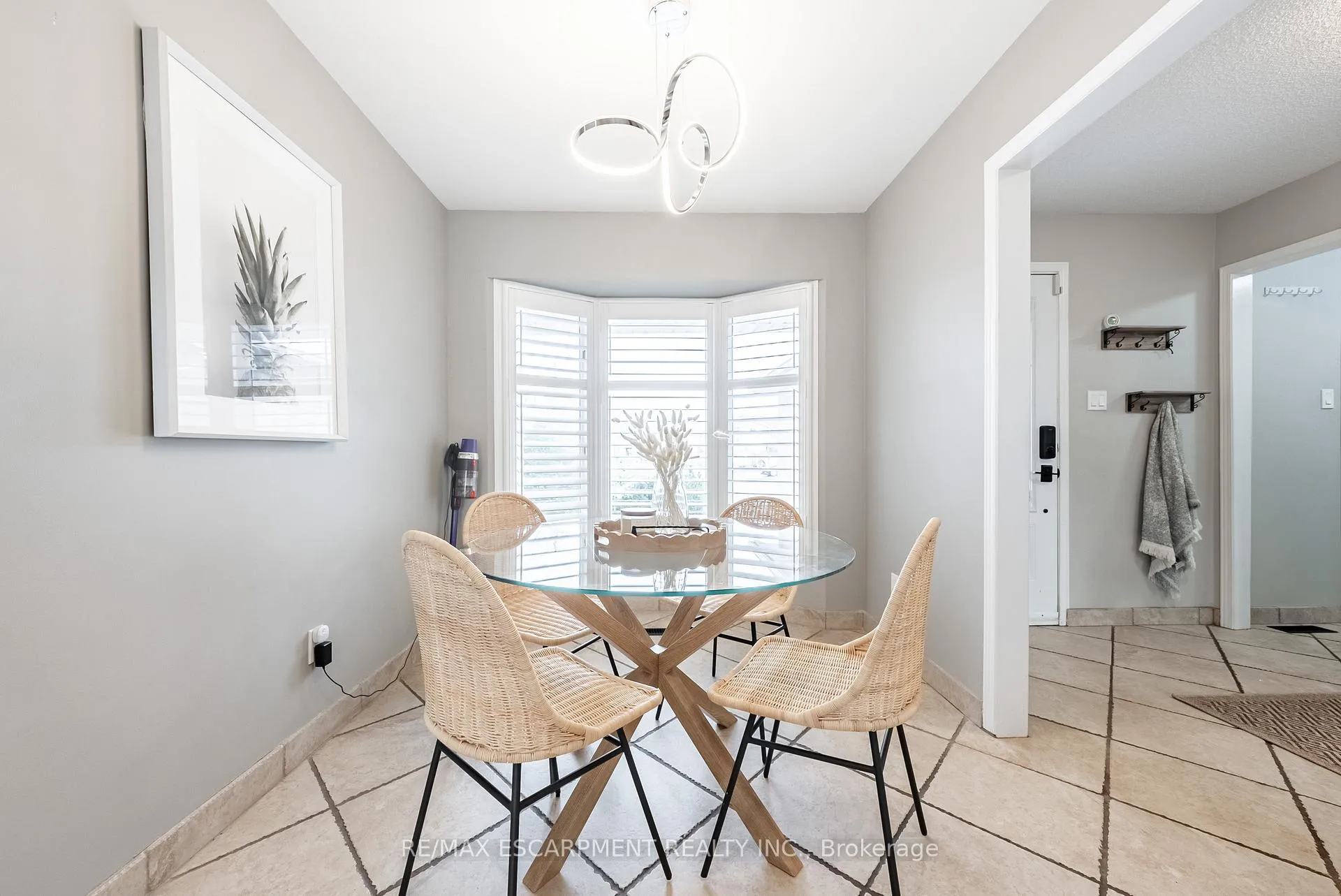 Photo 9 of 680 Rexford Drive, Hamilton, Randall — HOMEH