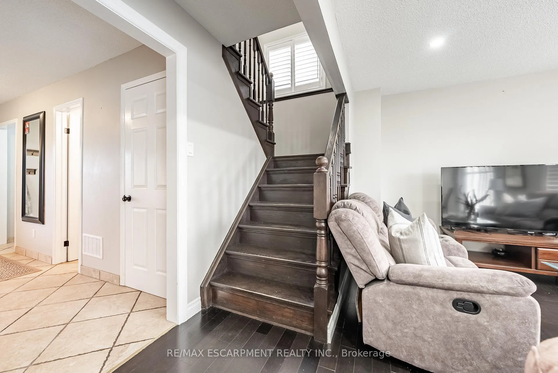 Photo 14 of 680 Rexford Drive, Hamilton, Randall — HOMEH