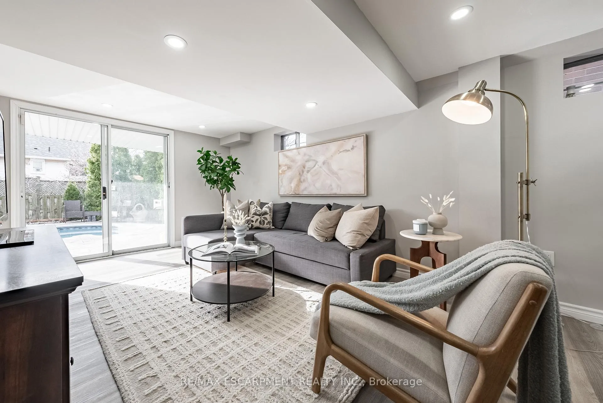 Photo 15 of 680 Rexford Drive, Hamilton, Randall — HOMEH