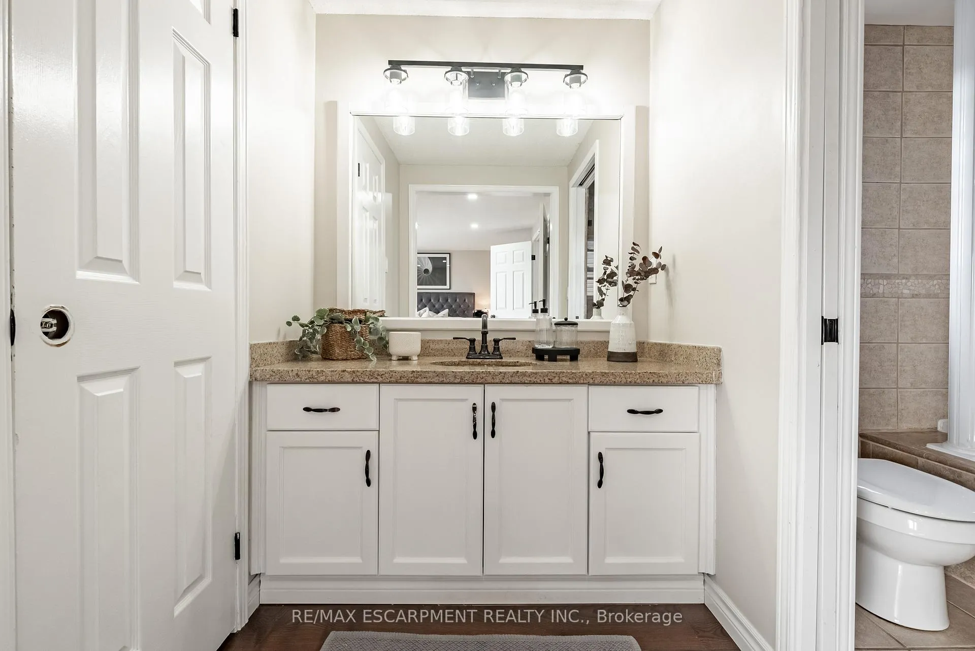 Photo 27 of 680 Rexford Drive, Hamilton, Randall — HOMEH